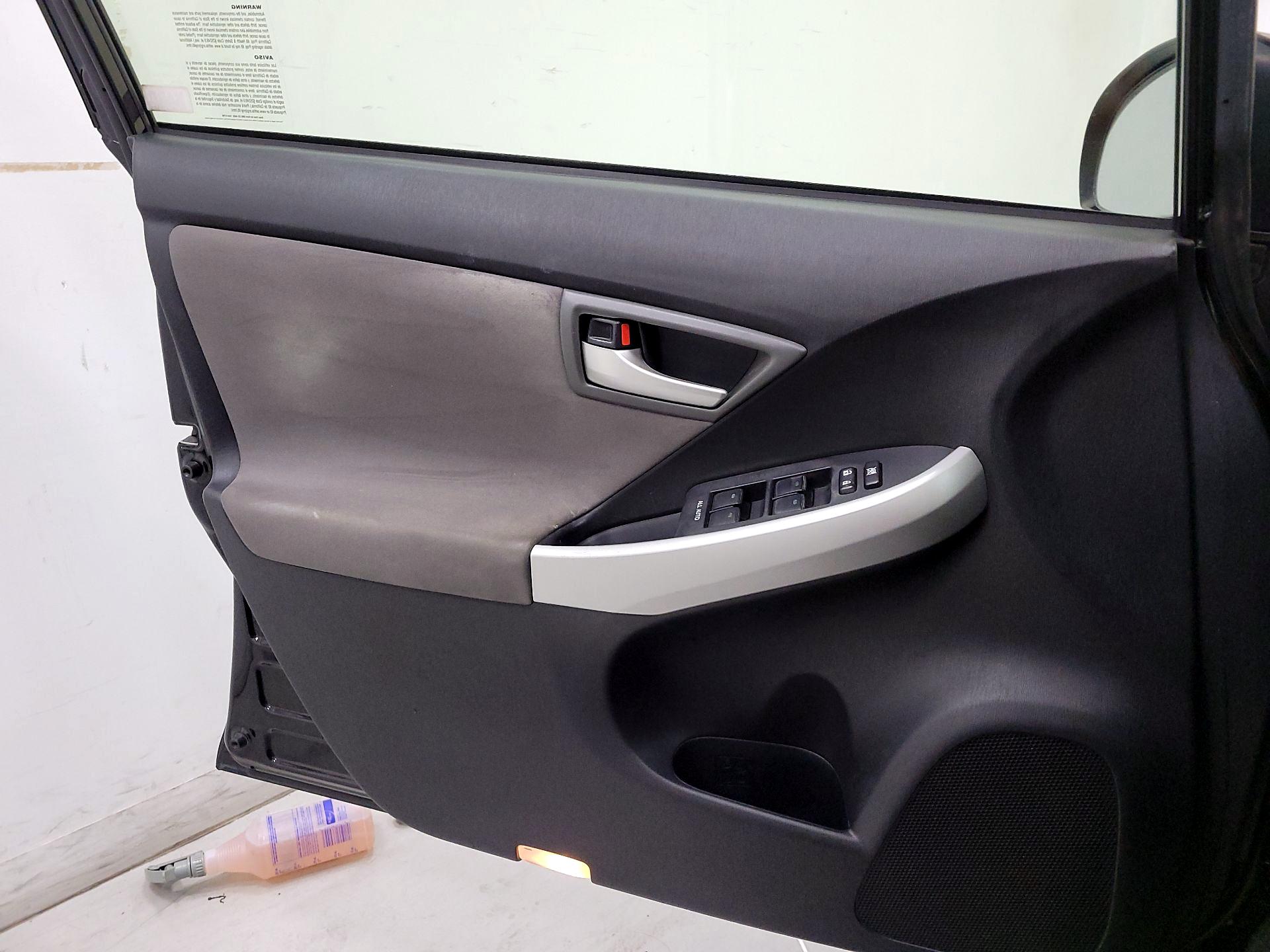 Thumbnail: 2013 Toyota Prius - 12