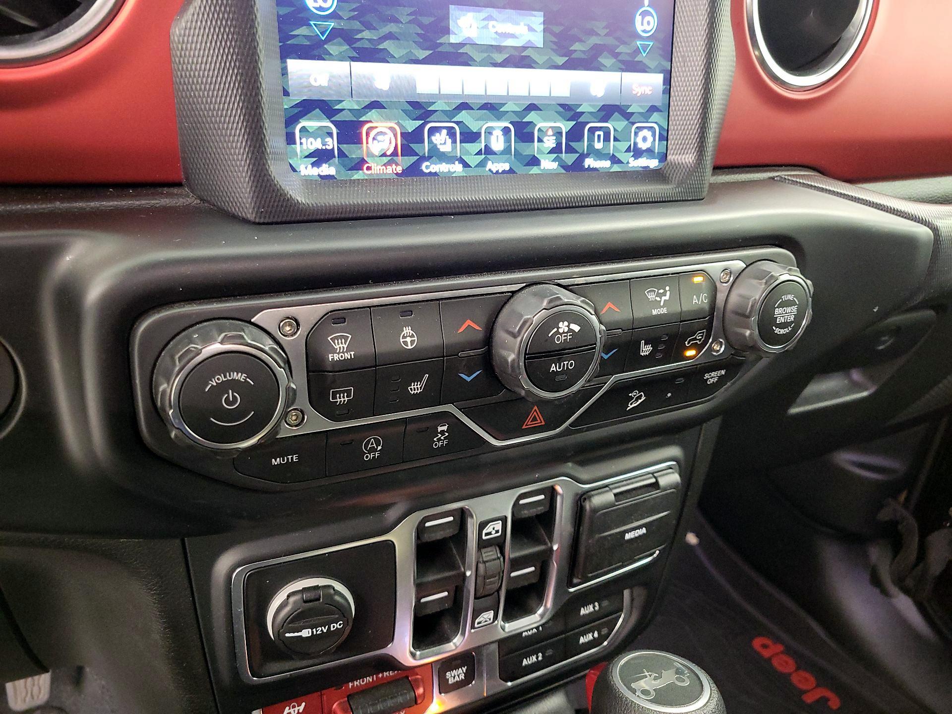Thumbnail: 2019 Jeep Wrangler - 17