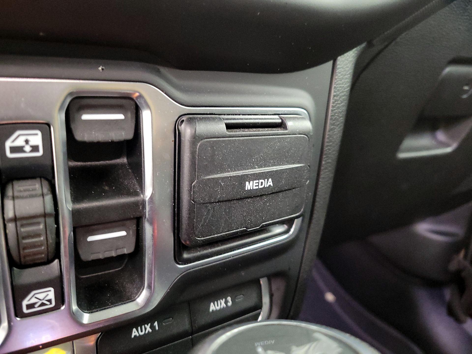 Thumbnail: 2019 Jeep Wrangler - 19