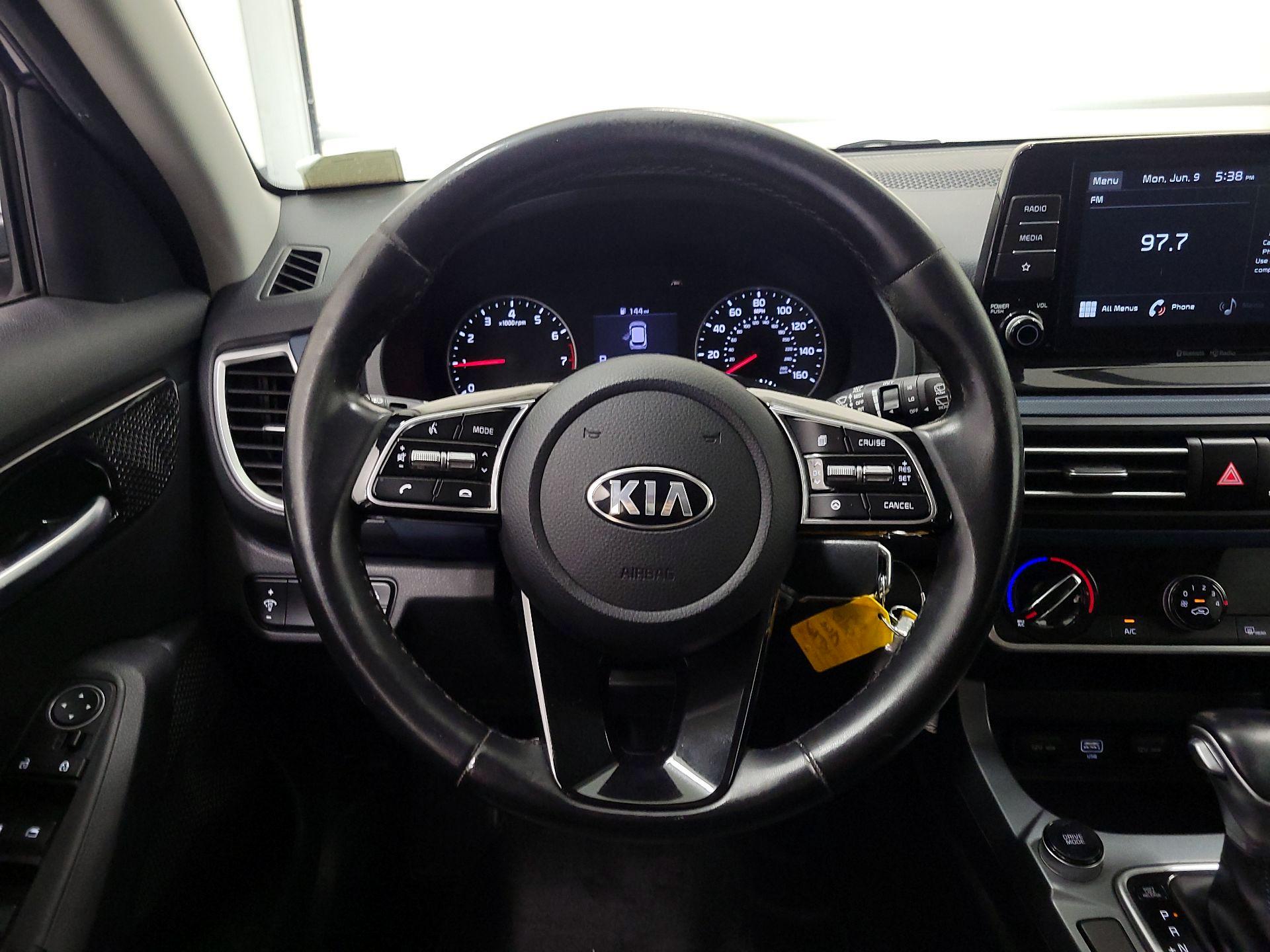 Thumbnail: 2021 Kia Seltos - 10