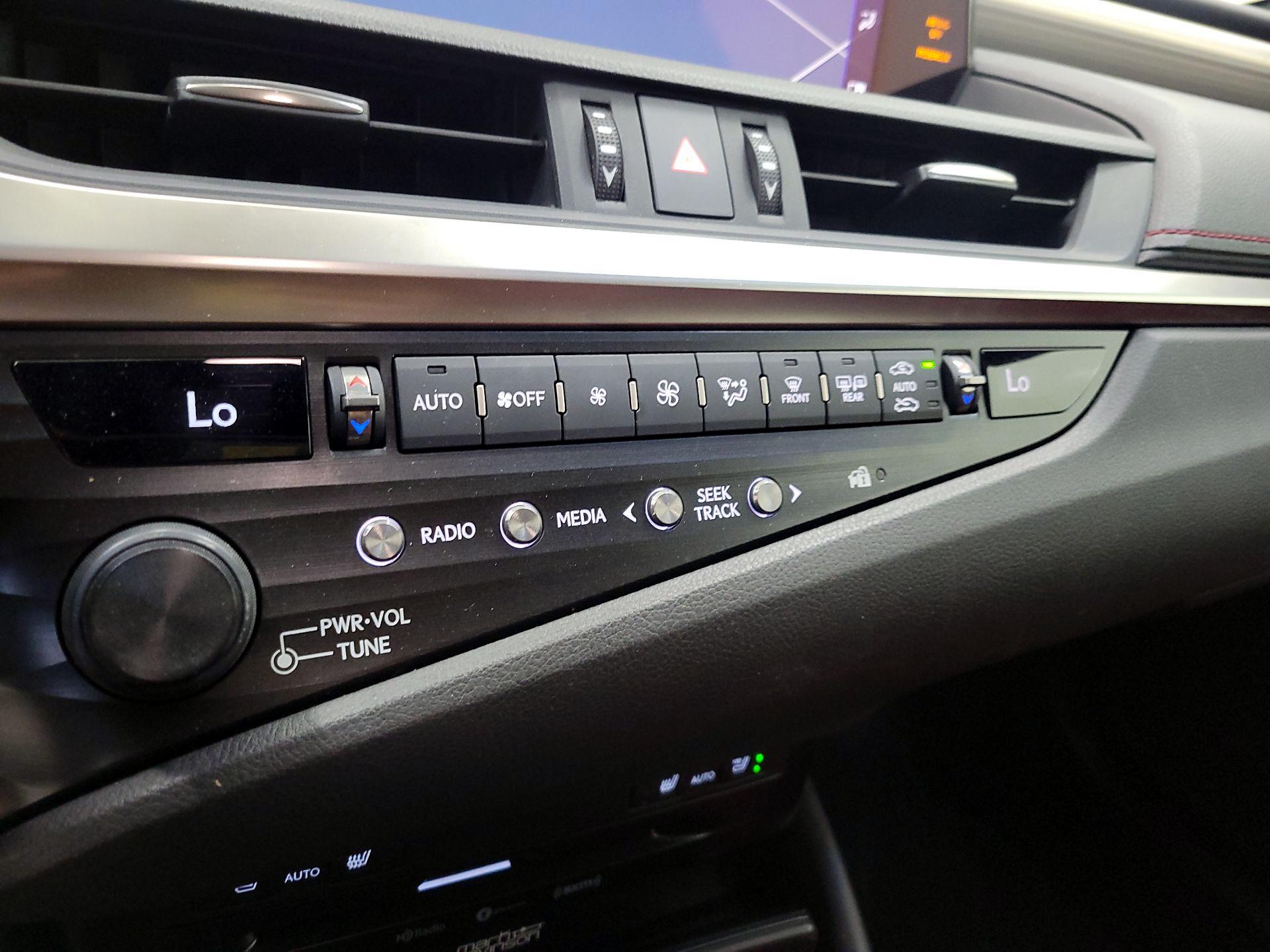 Thumbnail: 2019 Lexus ES - 17