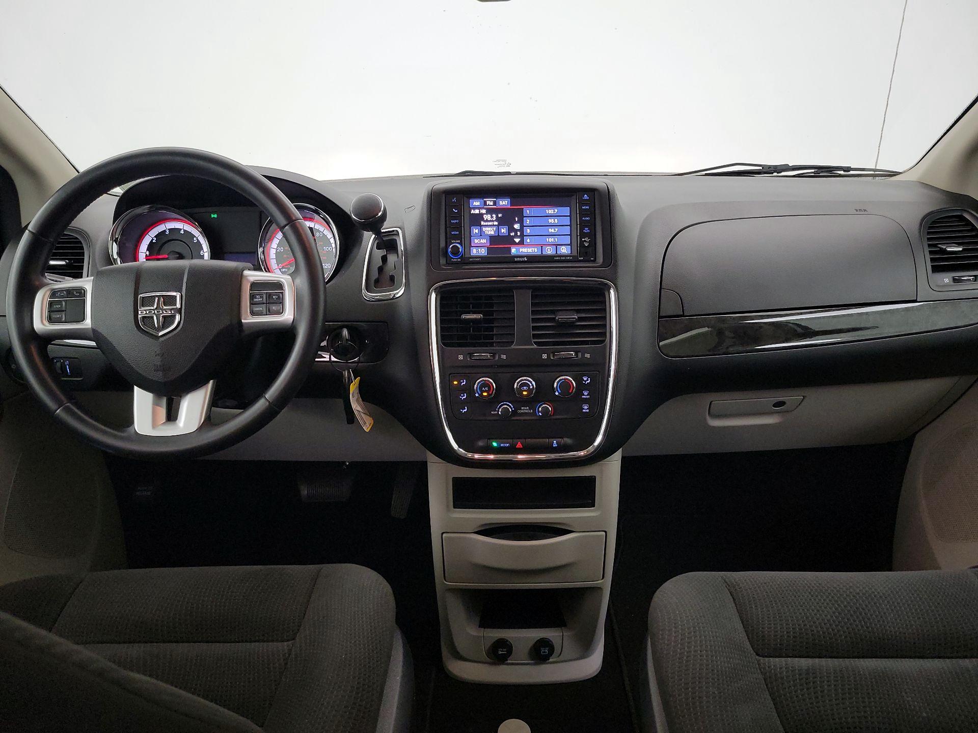 Thumbnail: 2016 Dodge Grand Caravan - 9