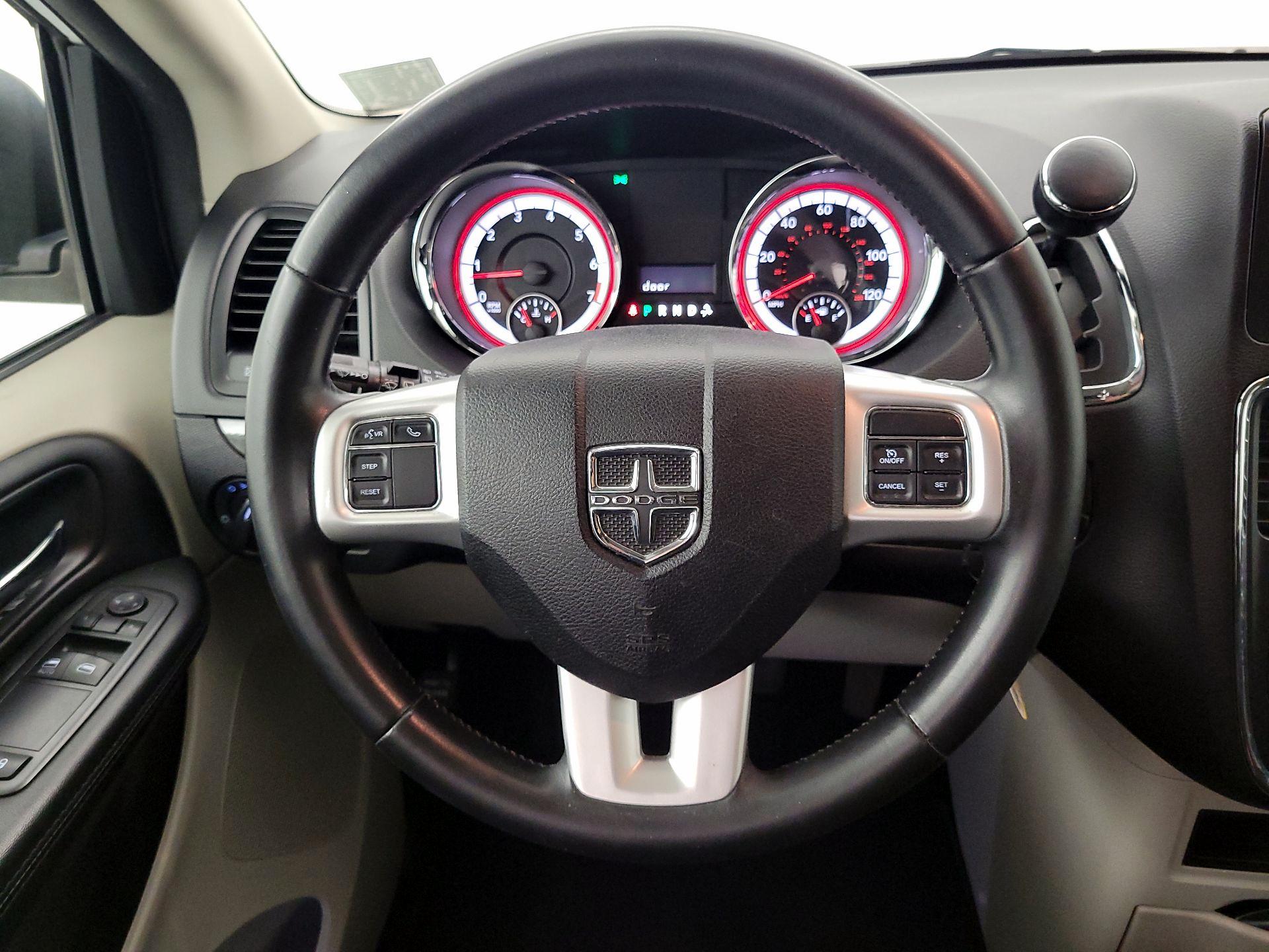 Thumbnail: 2016 Dodge Grand Caravan - 10