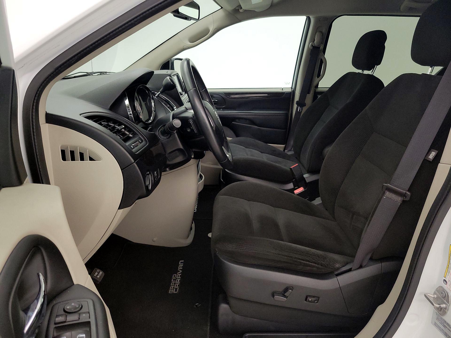 Thumbnail: 2016 Dodge Grand Caravan - 11