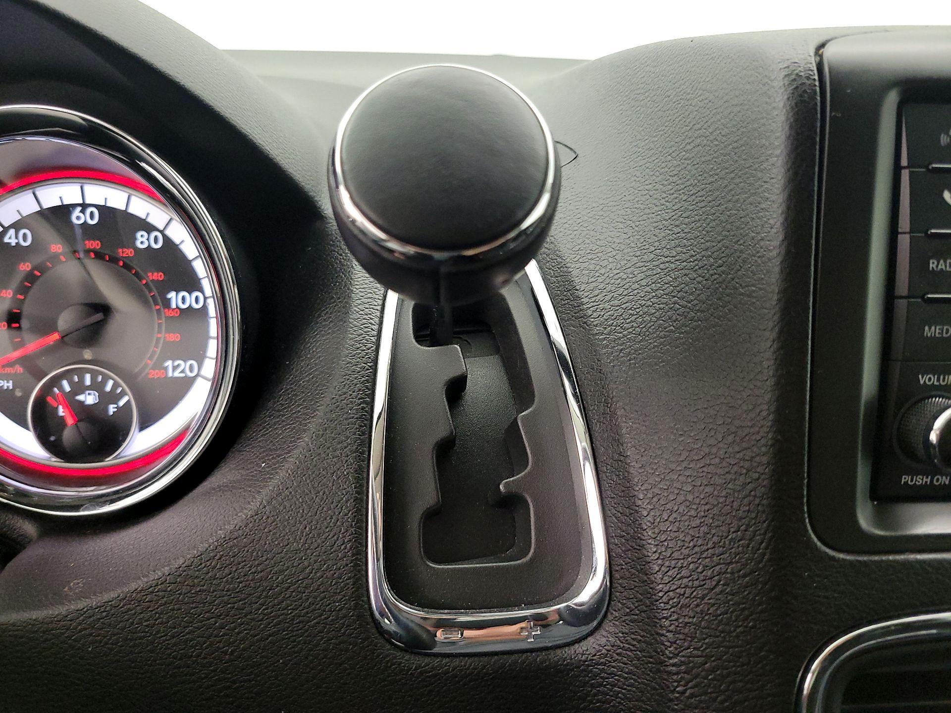 Thumbnail: 2016 Dodge Grand Caravan - 17