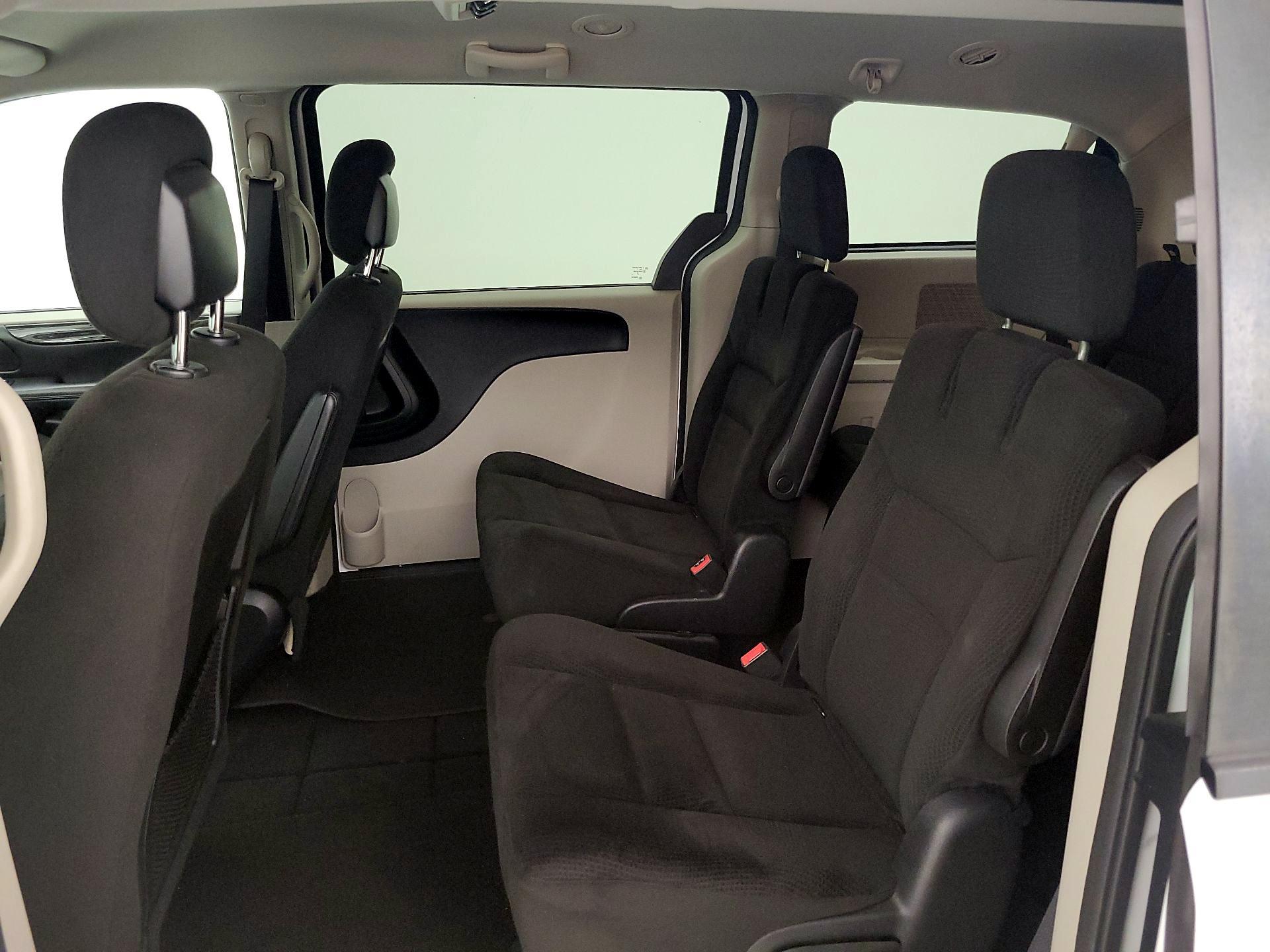 Thumbnail: 2016 Dodge Grand Caravan - 19