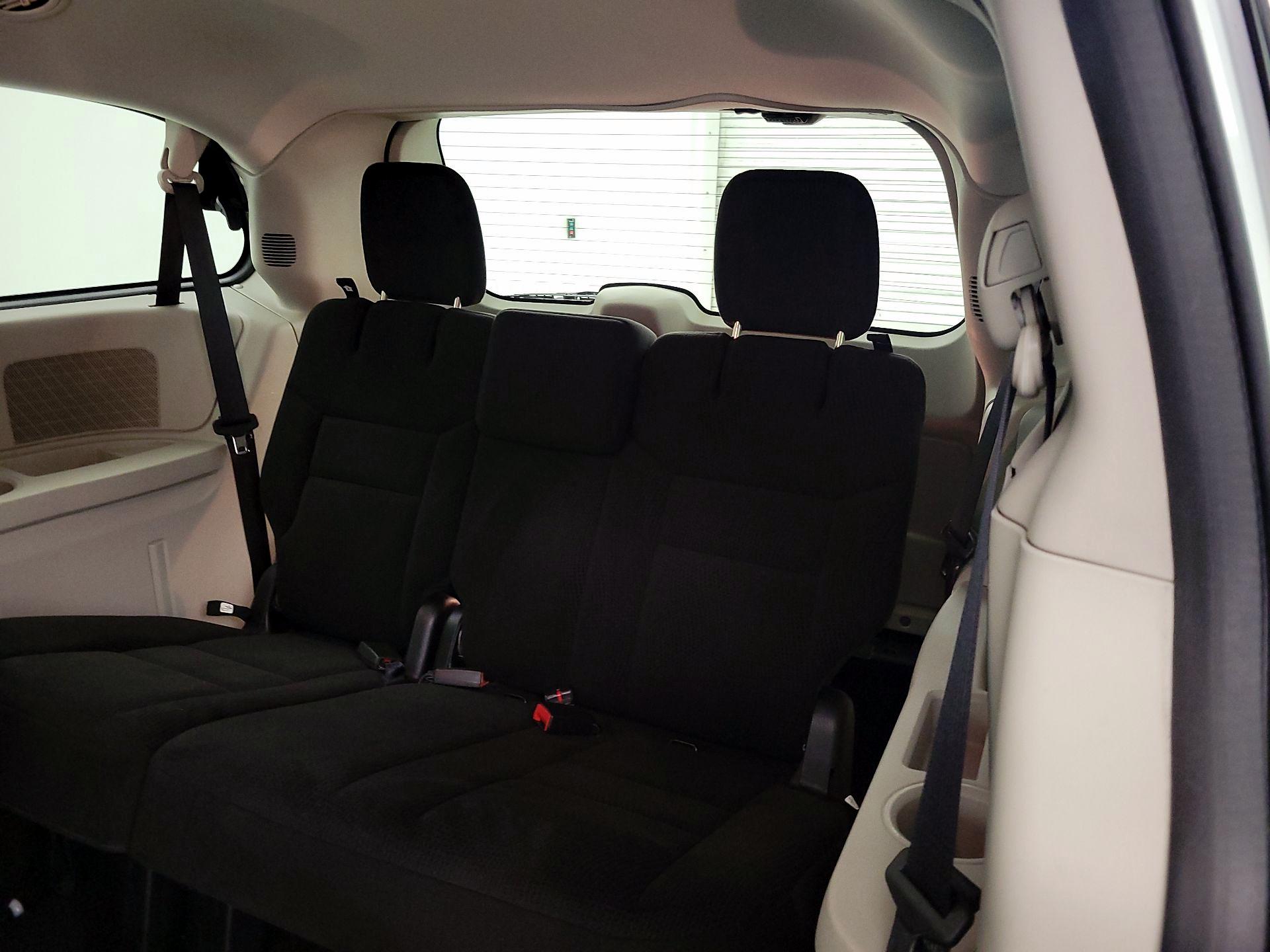 Thumbnail: 2016 Dodge Grand Caravan - 20
