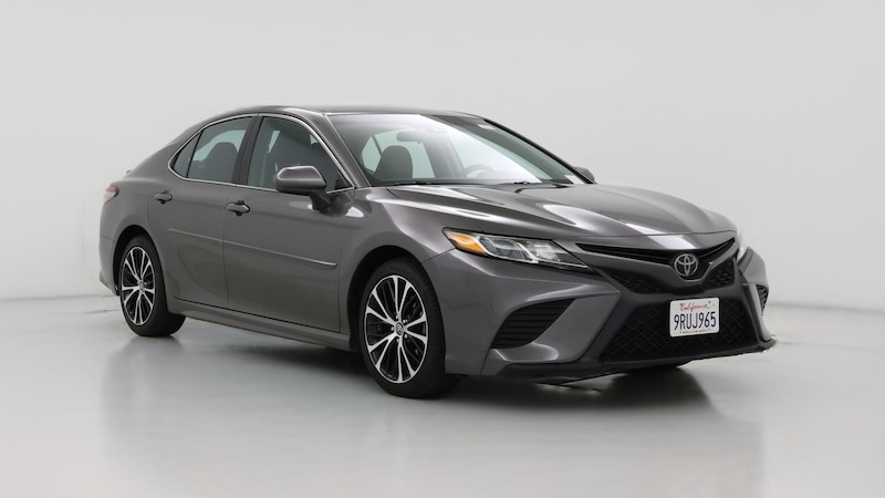 2018 Toyota Camry SE Hero Image