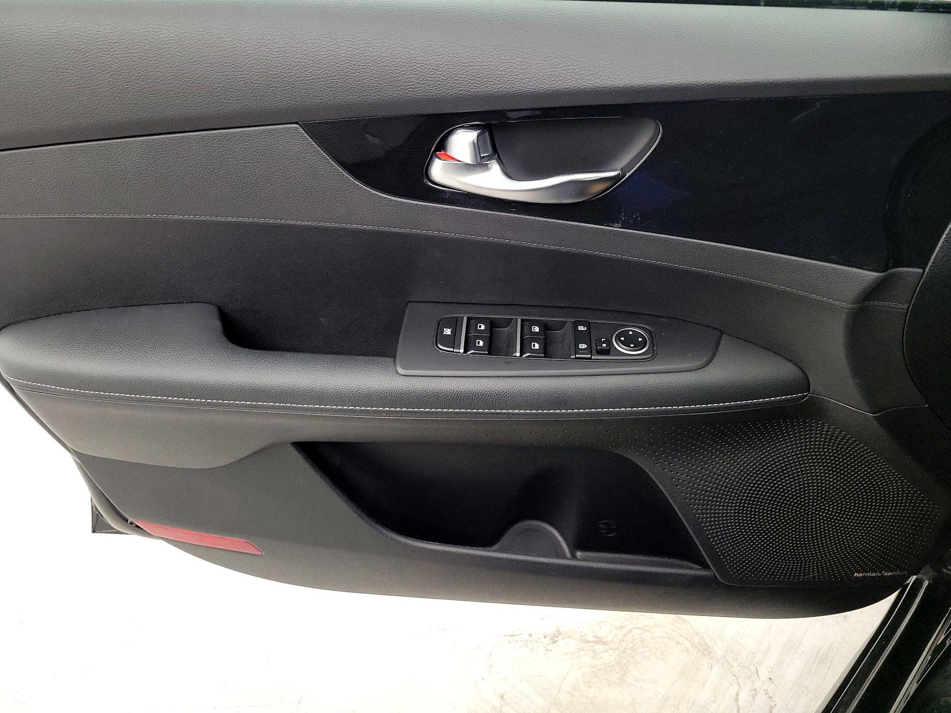 Thumbnail: 2023 Kia Forte - 12