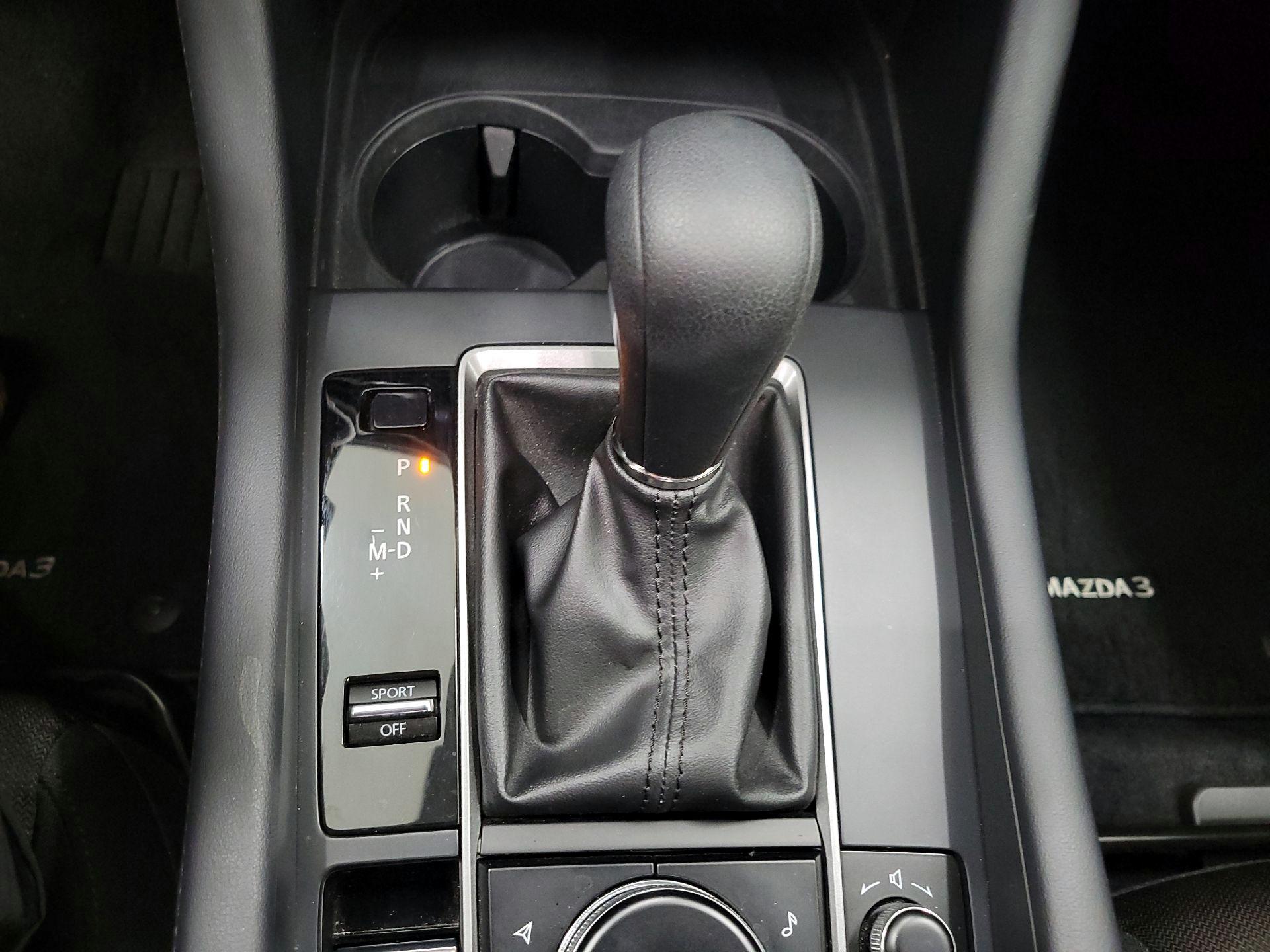 Thumbnail: 2022 Mazda Mazda3 - 17