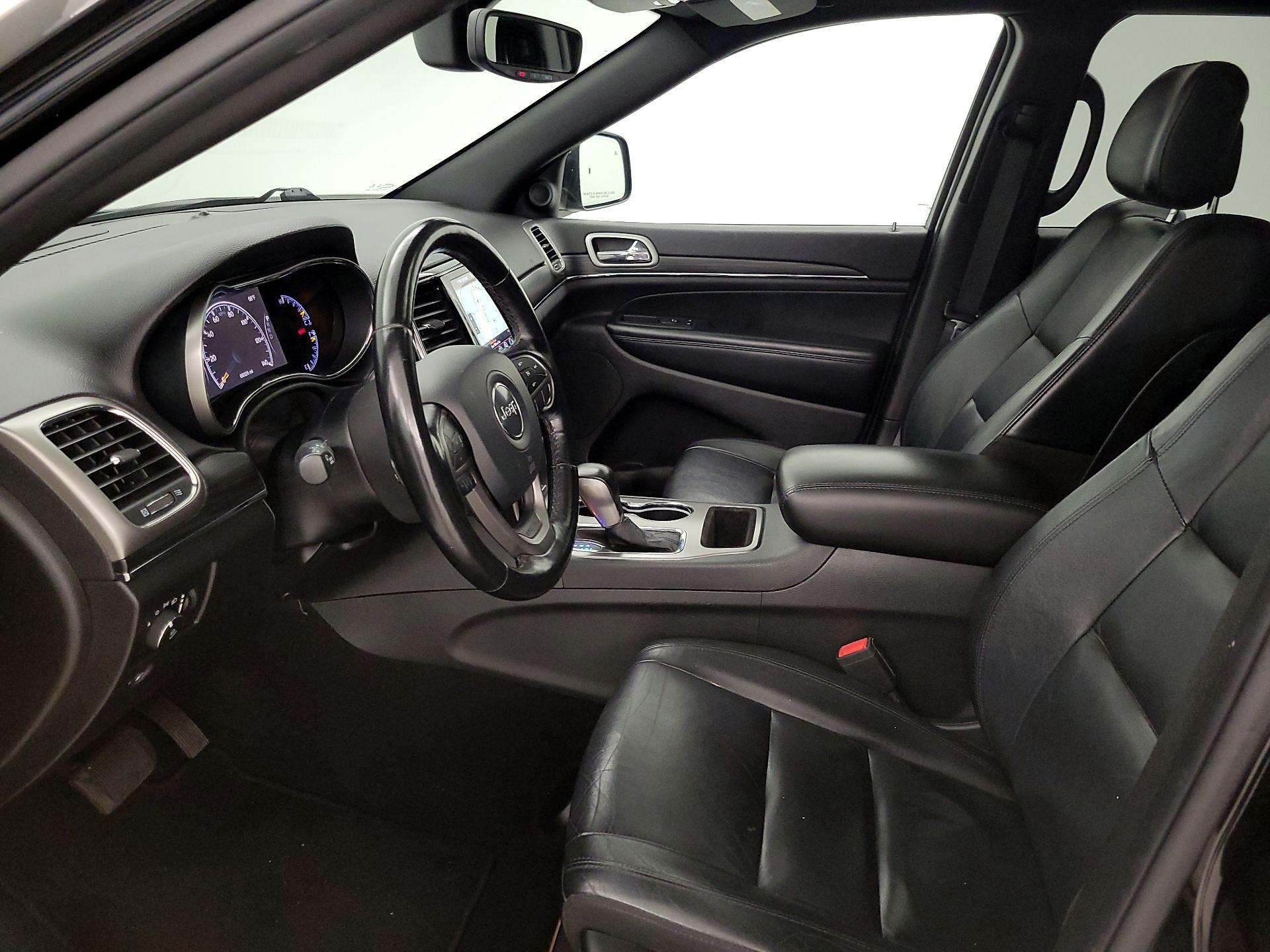 Thumbnail: 2020 Jeep Grand Cherokee - 20
