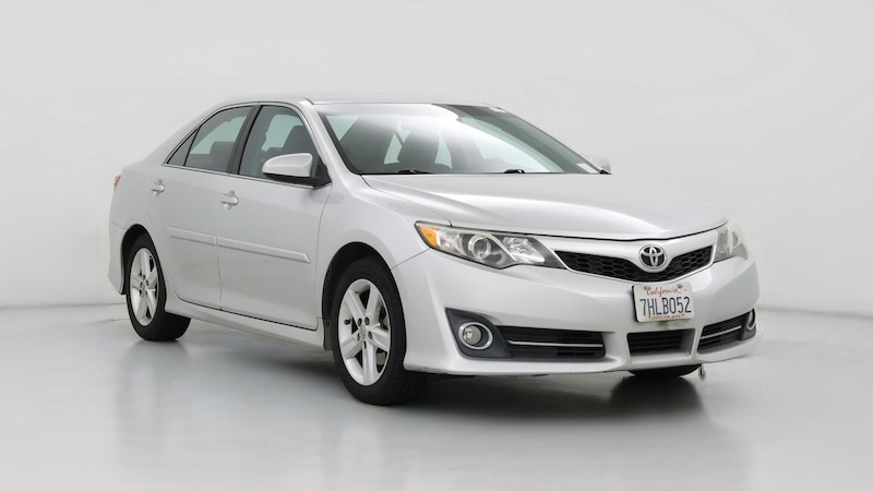 2014 Toyota Camry SE Hero Image
