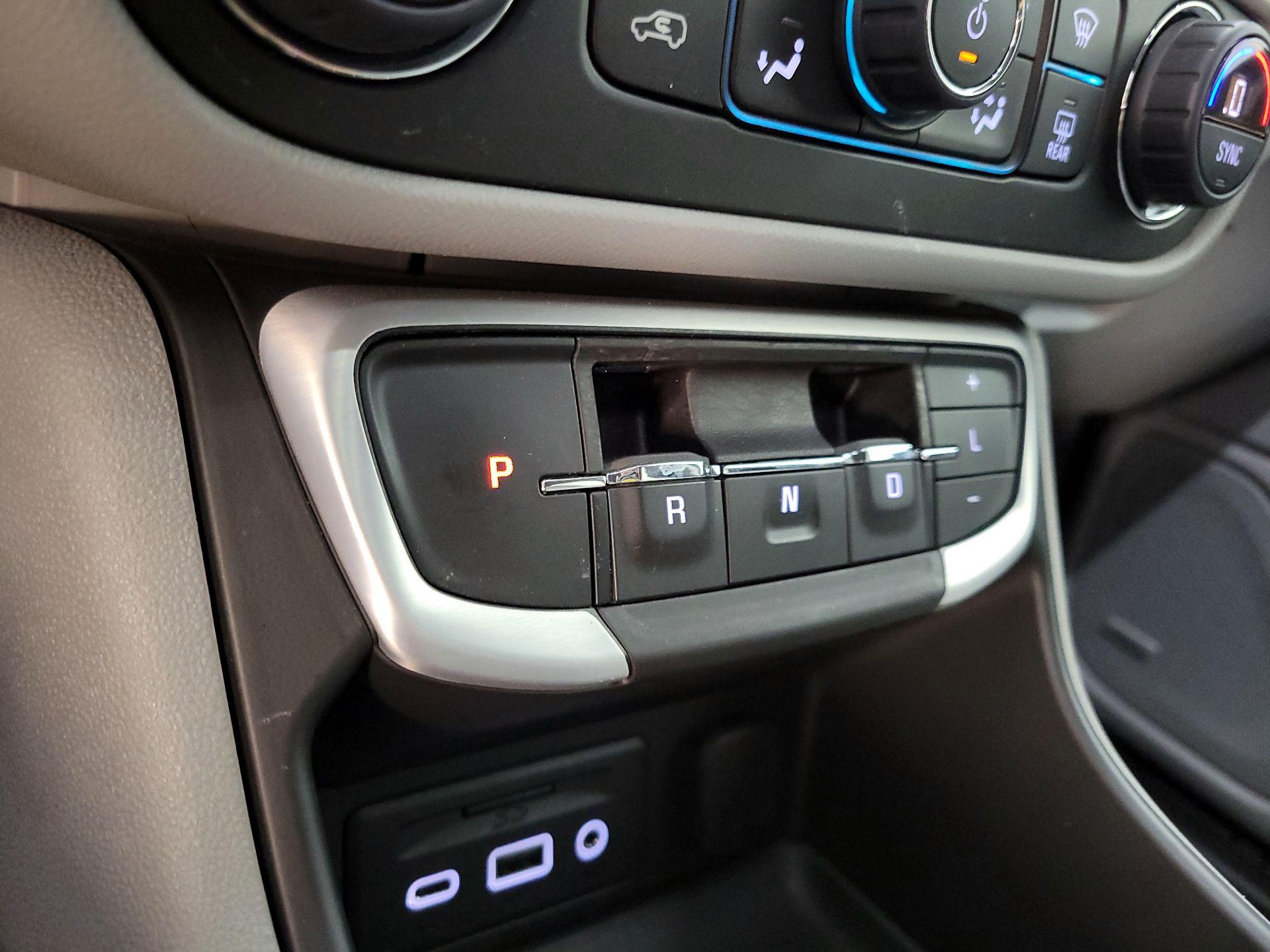 Thumbnail: 2022 GMC Terrain - 17