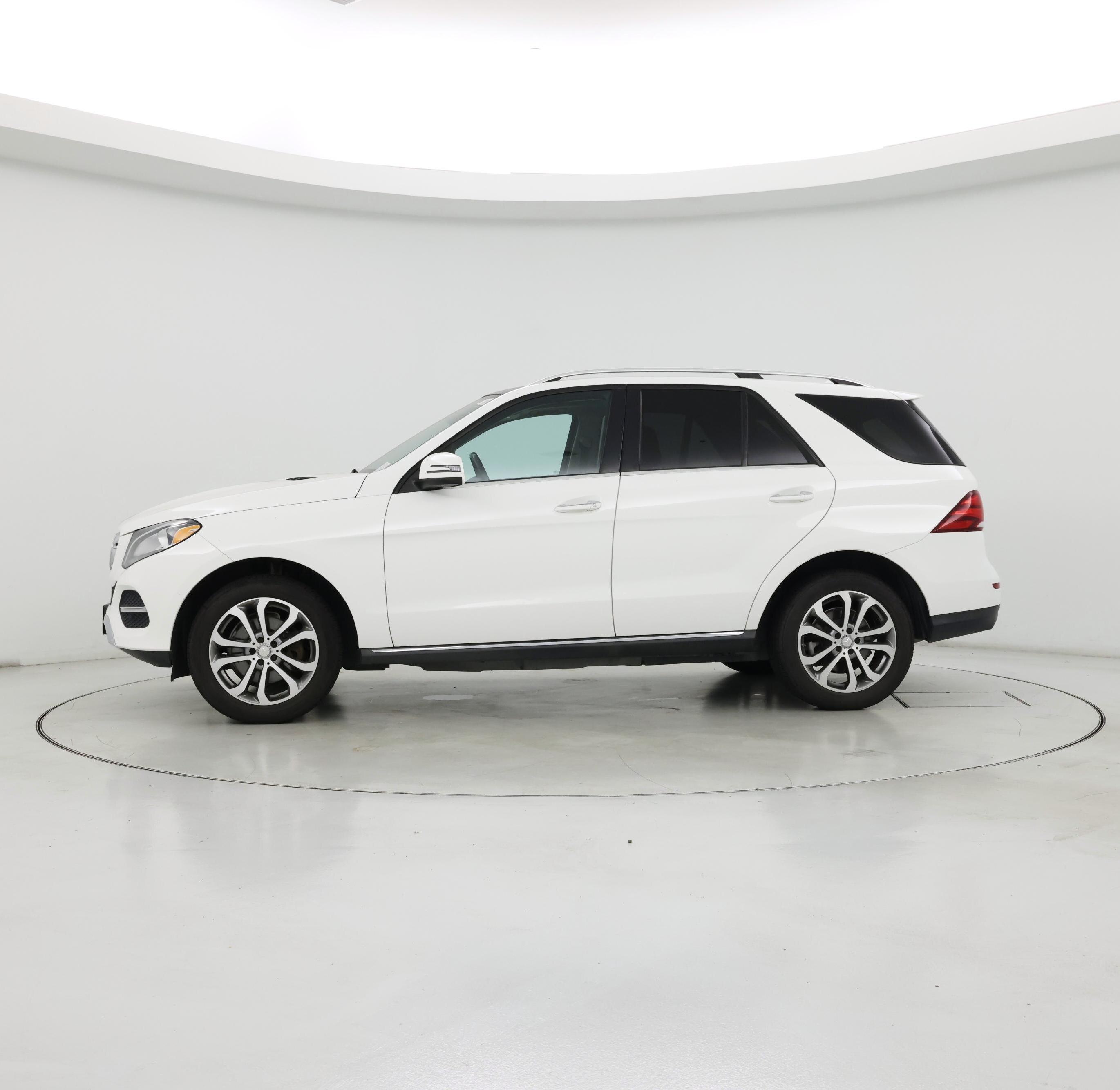 Thumbnail: 2016 Mercedes-Benz GLE - 3