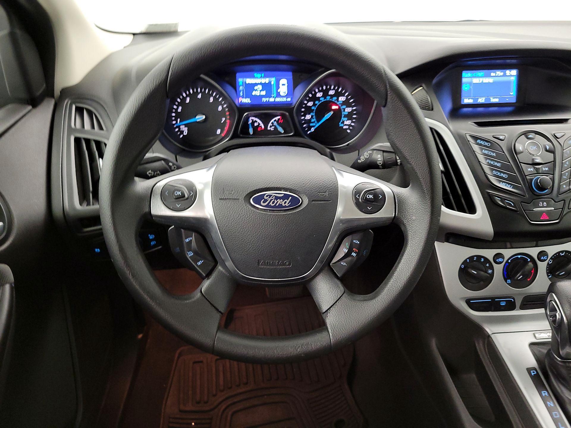 Thumbnail: 2013 Ford Focus - 10