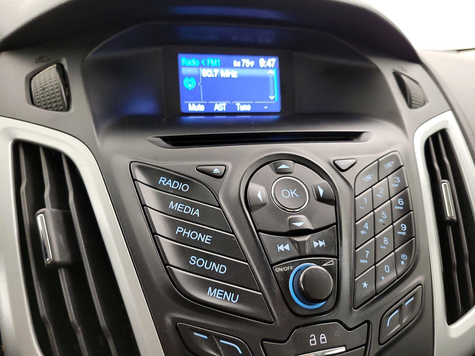 Thumbnail: 2013 Ford Focus - 14