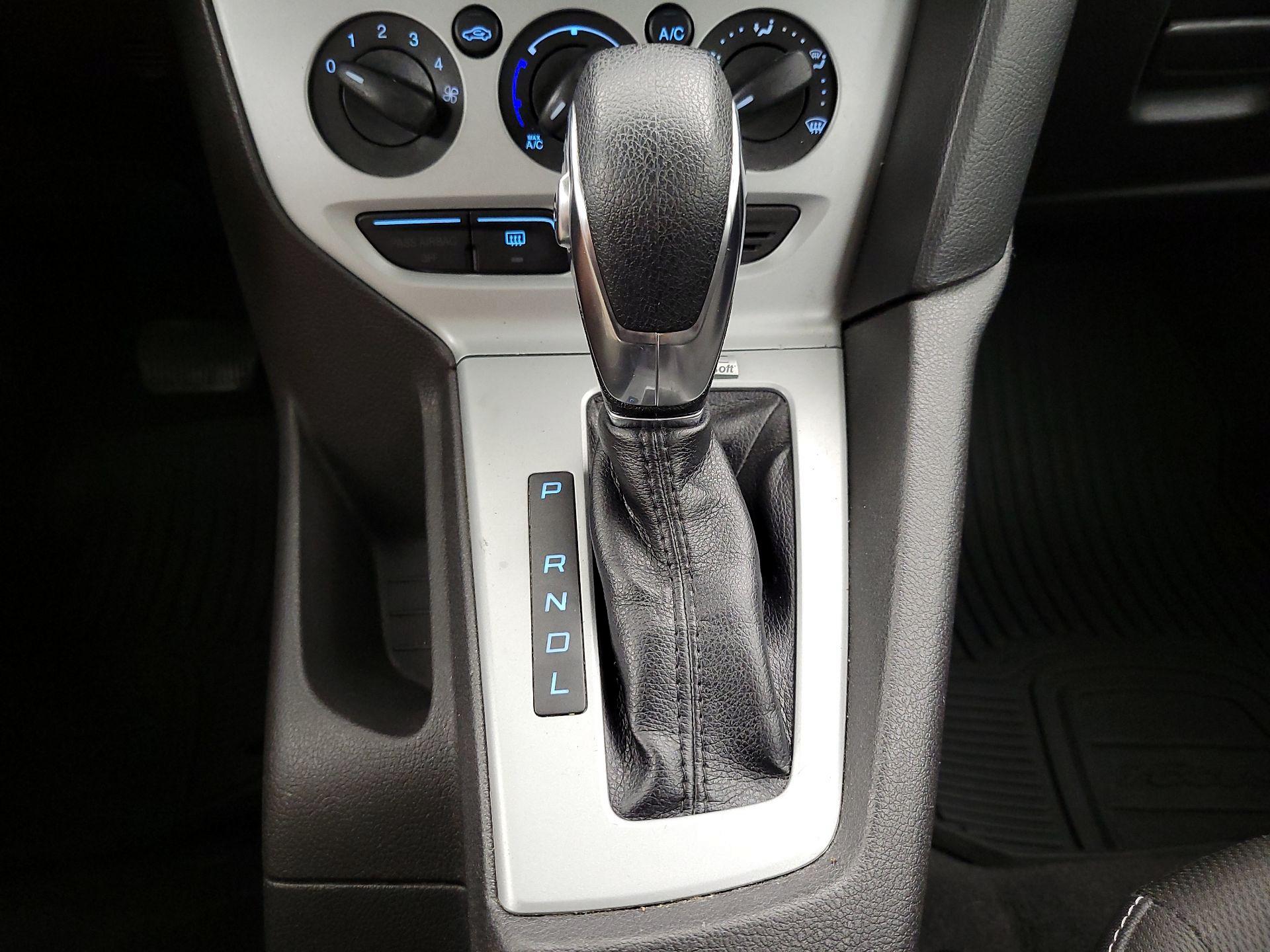 Thumbnail: 2013 Ford Focus - 16