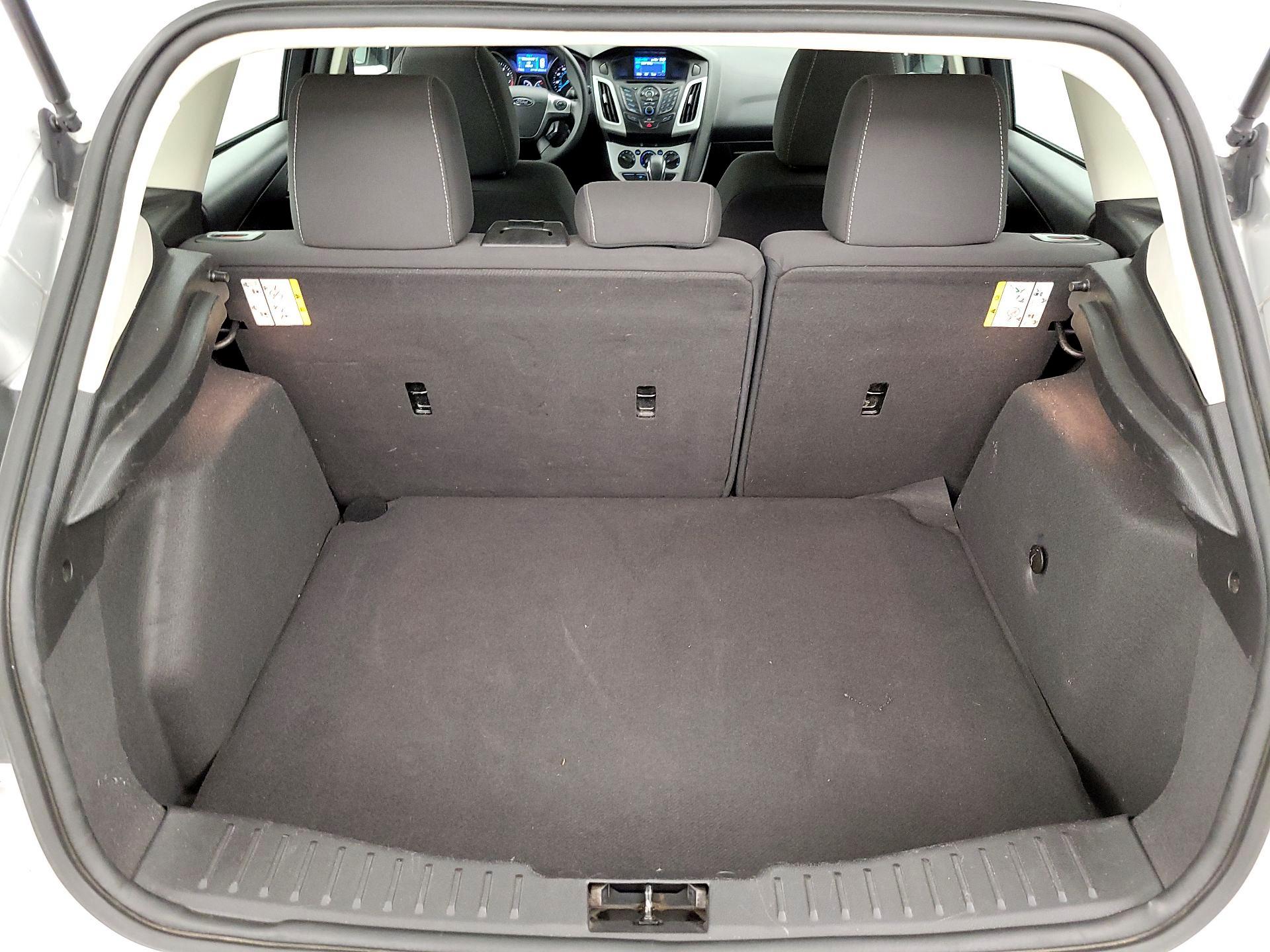 Thumbnail: 2013 Ford Focus - 19