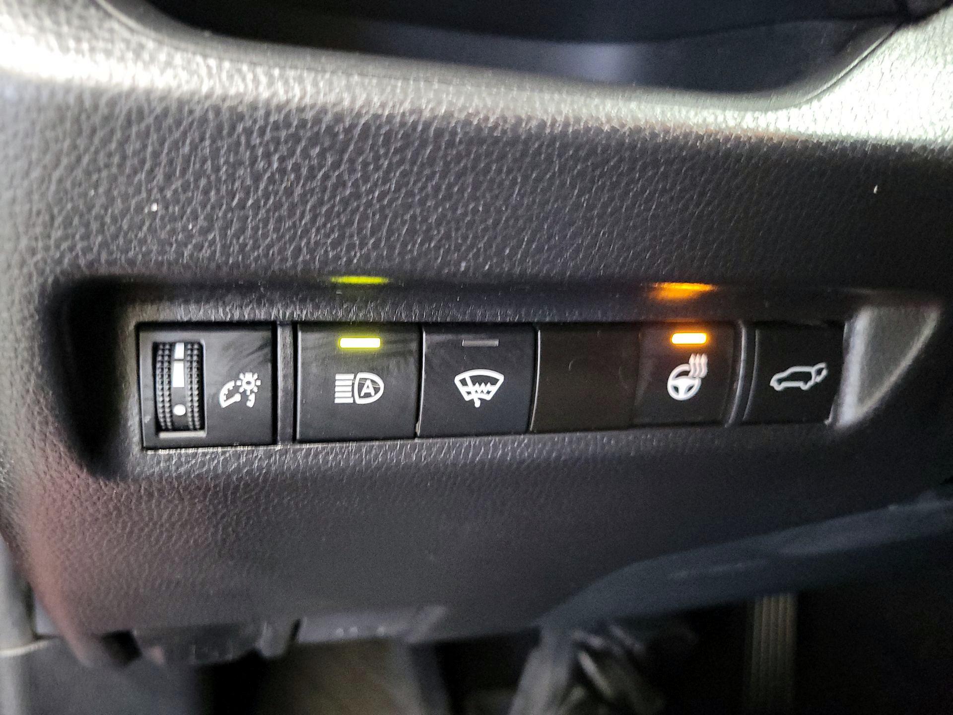 Thumbnail: 2021 Toyota RAV4 - 13