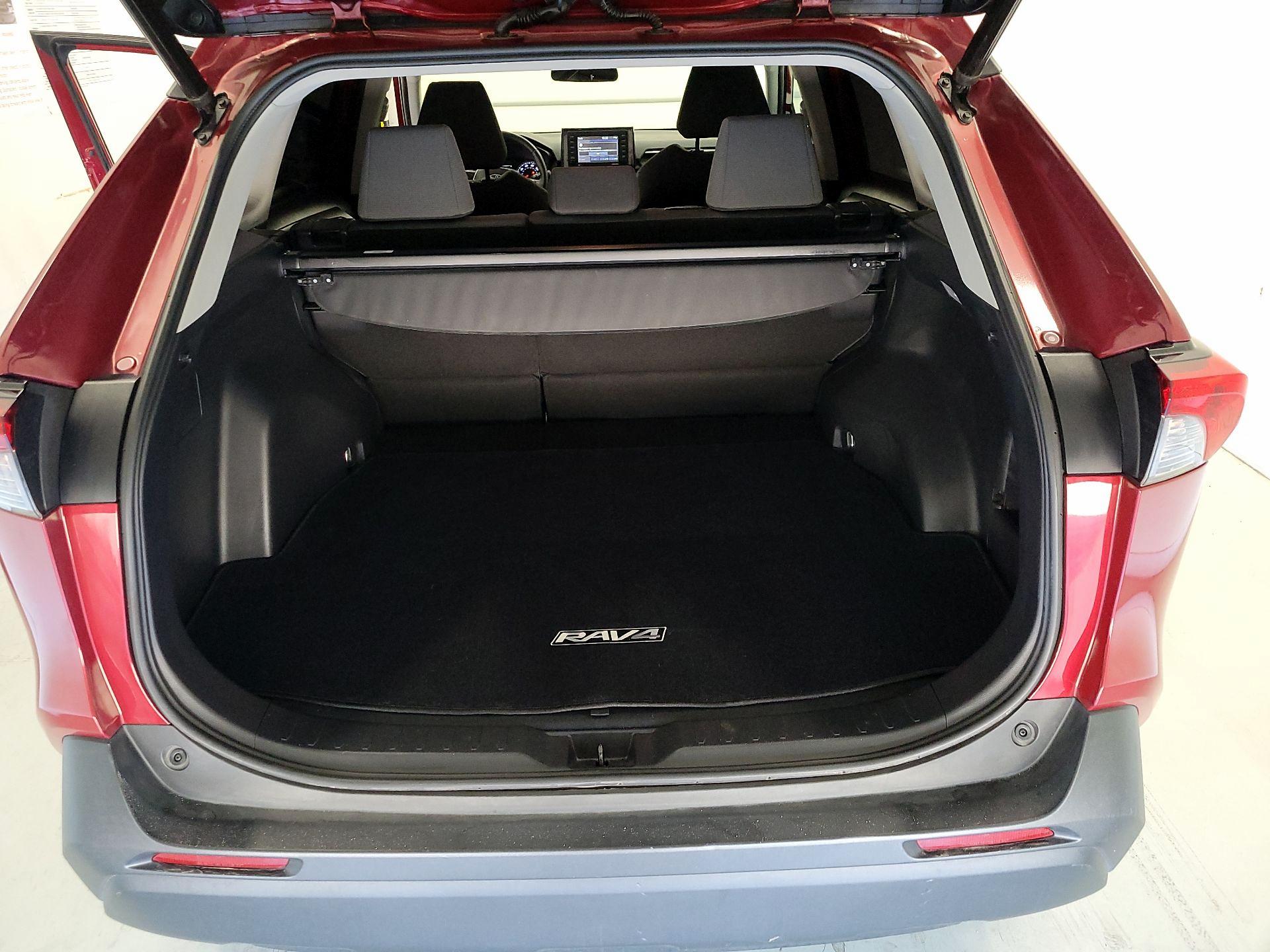 Thumbnail: 2021 Toyota RAV4 - 20