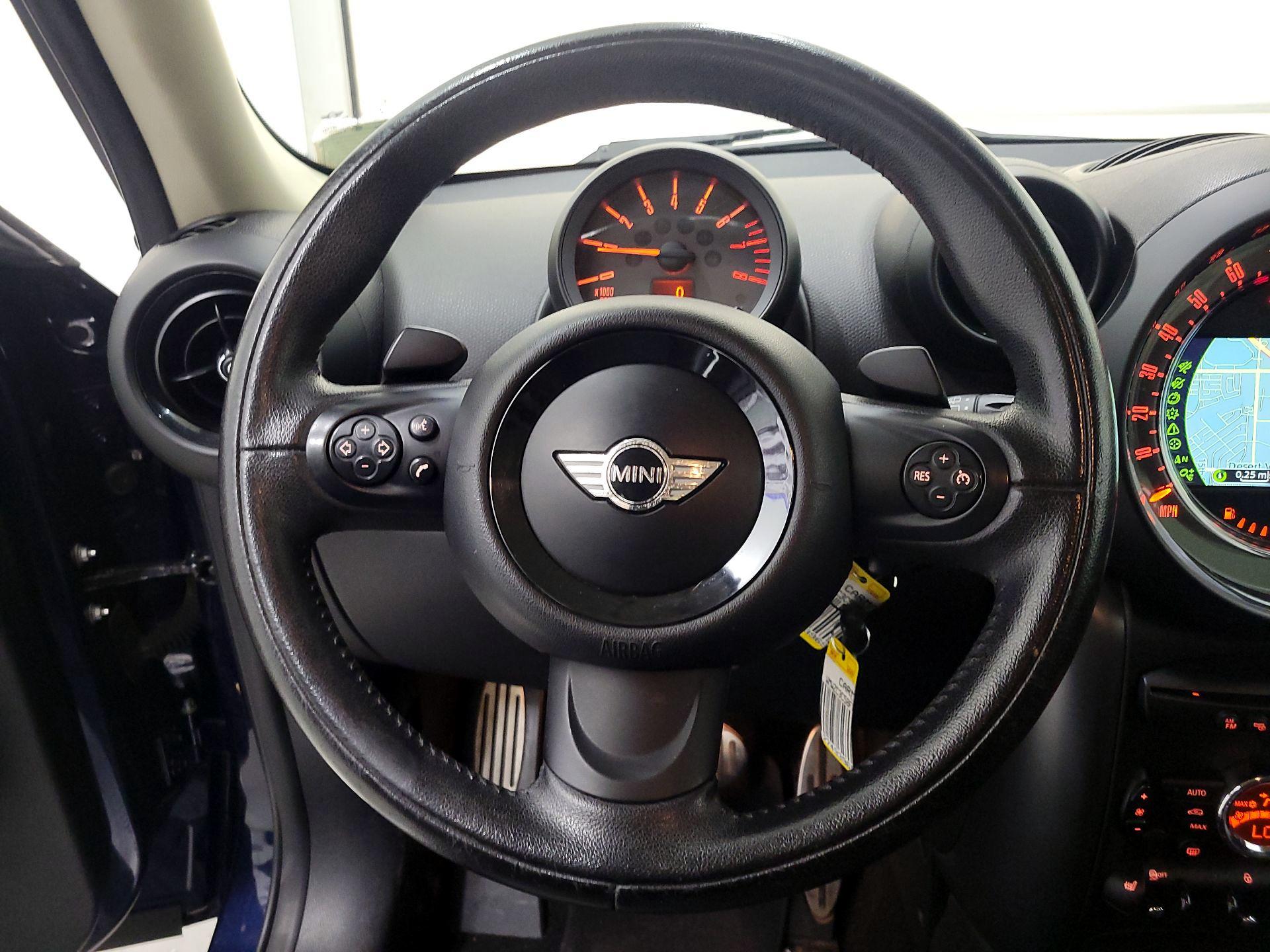Thumbnail: 2015 MINI Cooper Countryman - 10