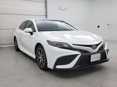 White 2024 Toyota Camry SE