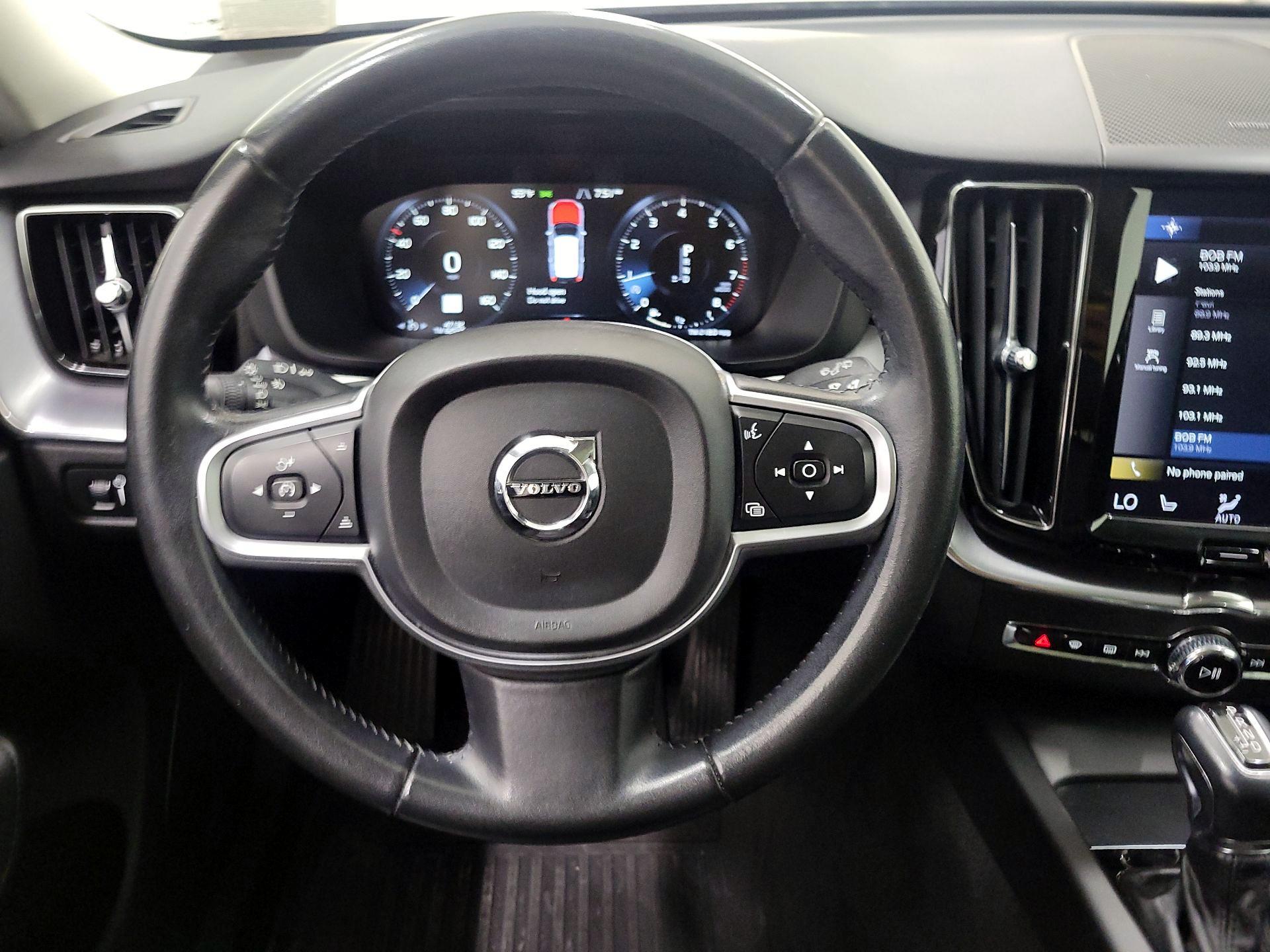 Thumbnail: 2020 Volvo XC60 - 10