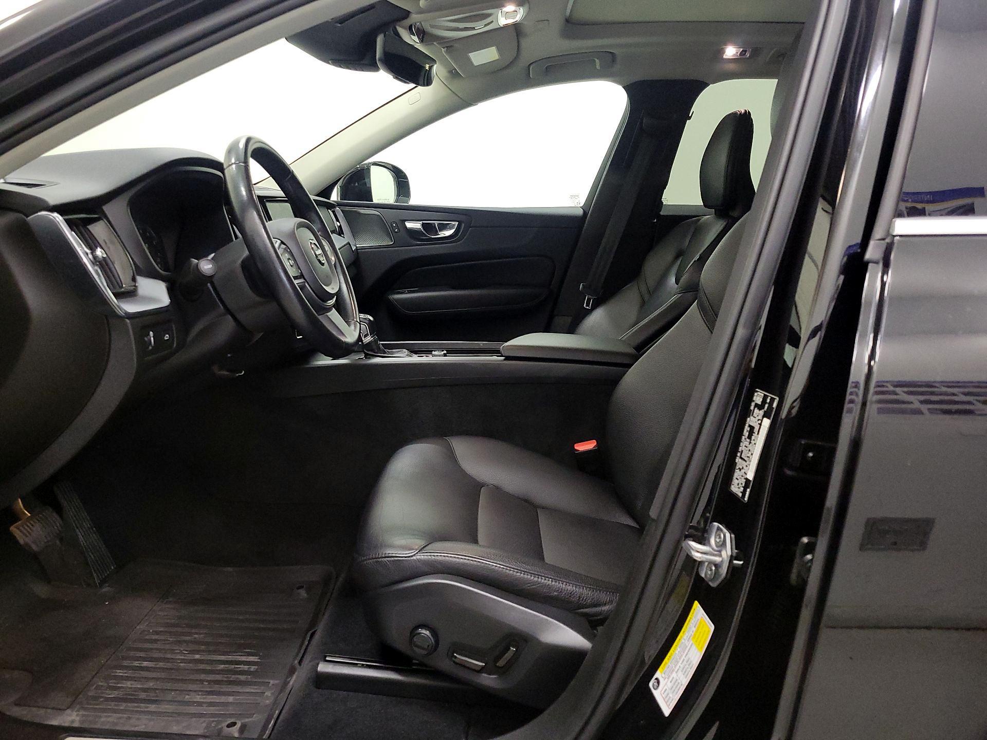 Thumbnail: 2020 Volvo XC60 - 11