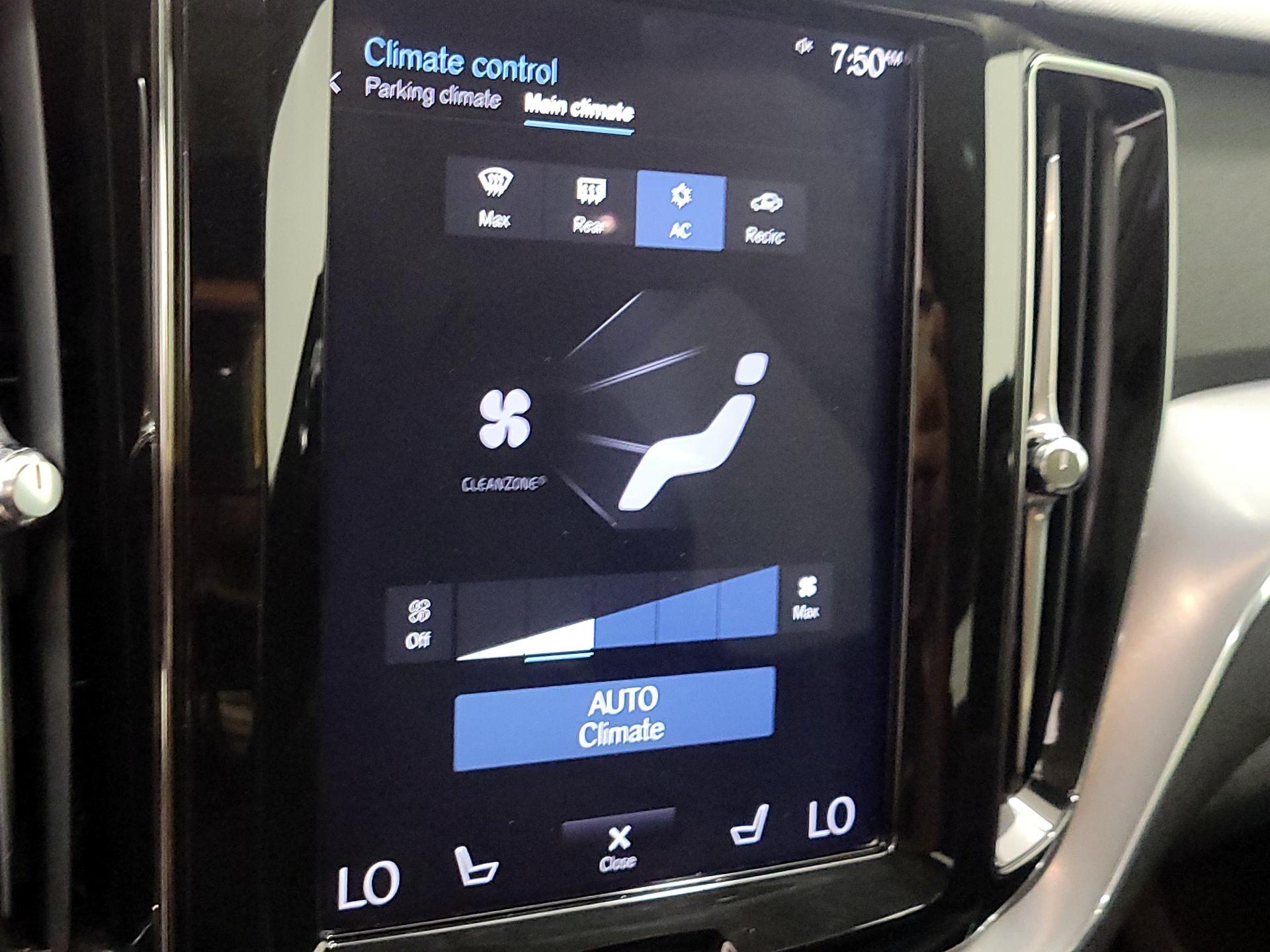Thumbnail: 2020 Volvo XC60 - 16