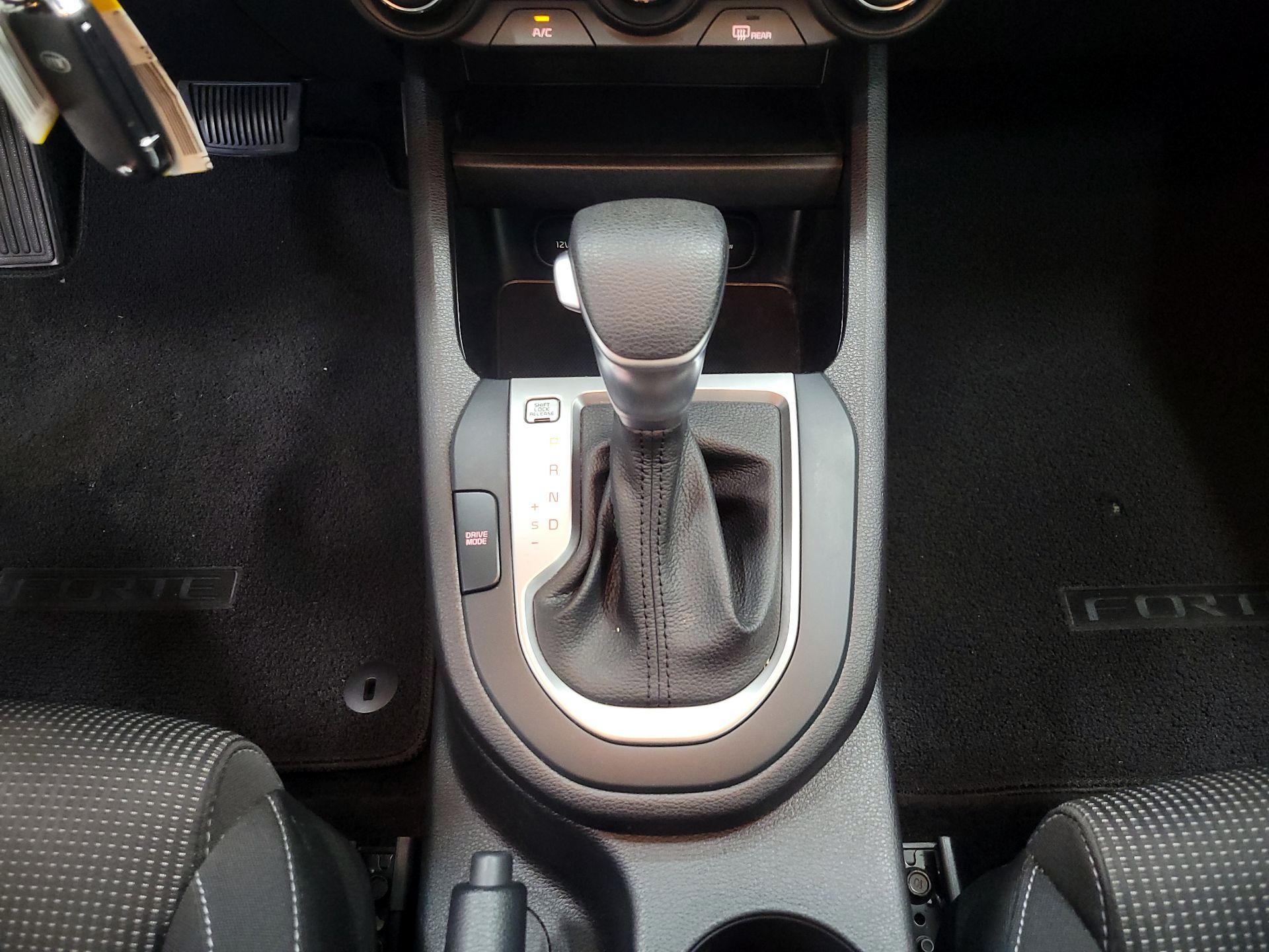 Thumbnail: 2021 Kia Forte - 17