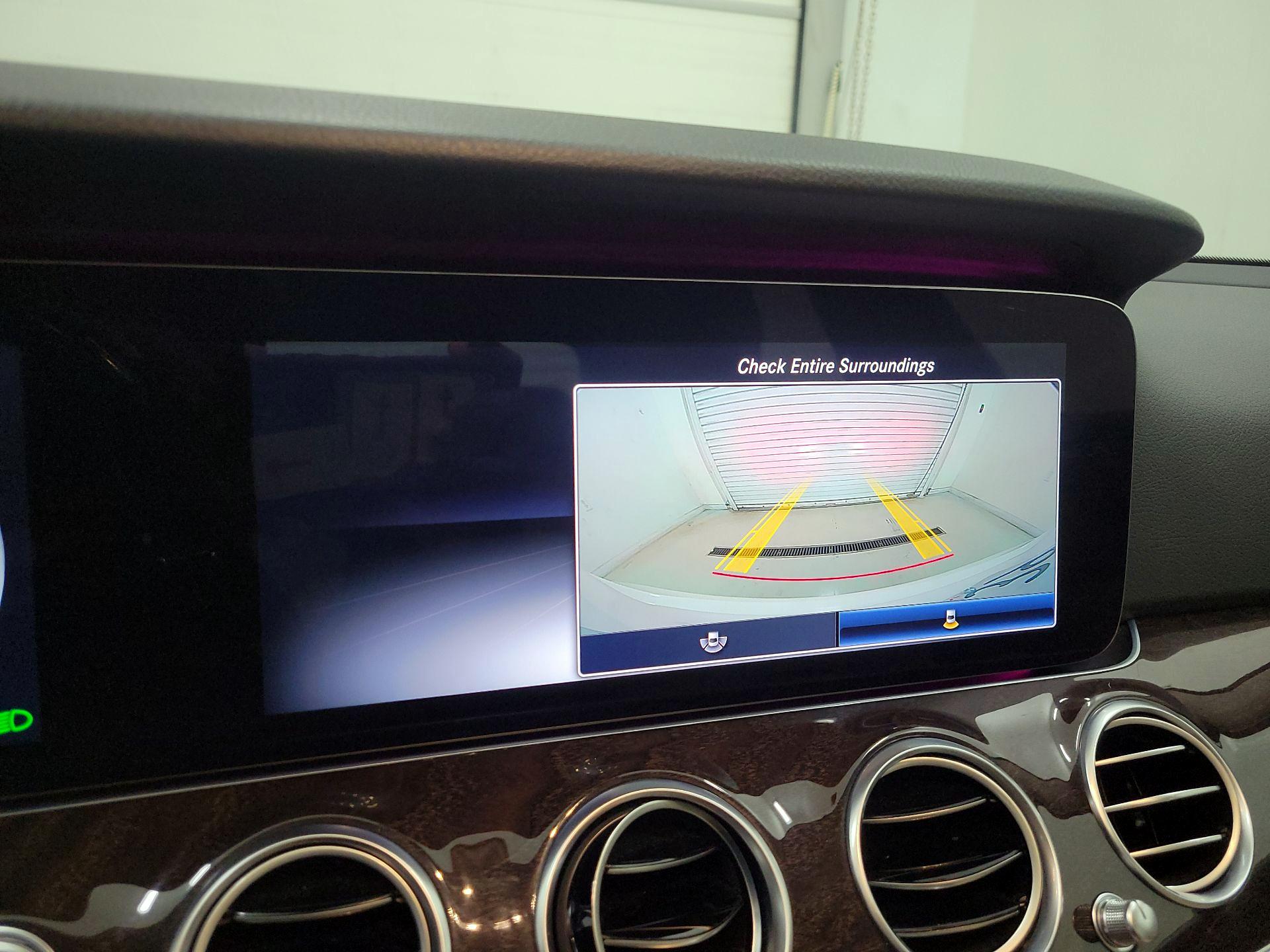 Thumbnail: 2020 Mercedes-Benz E-Class - 15