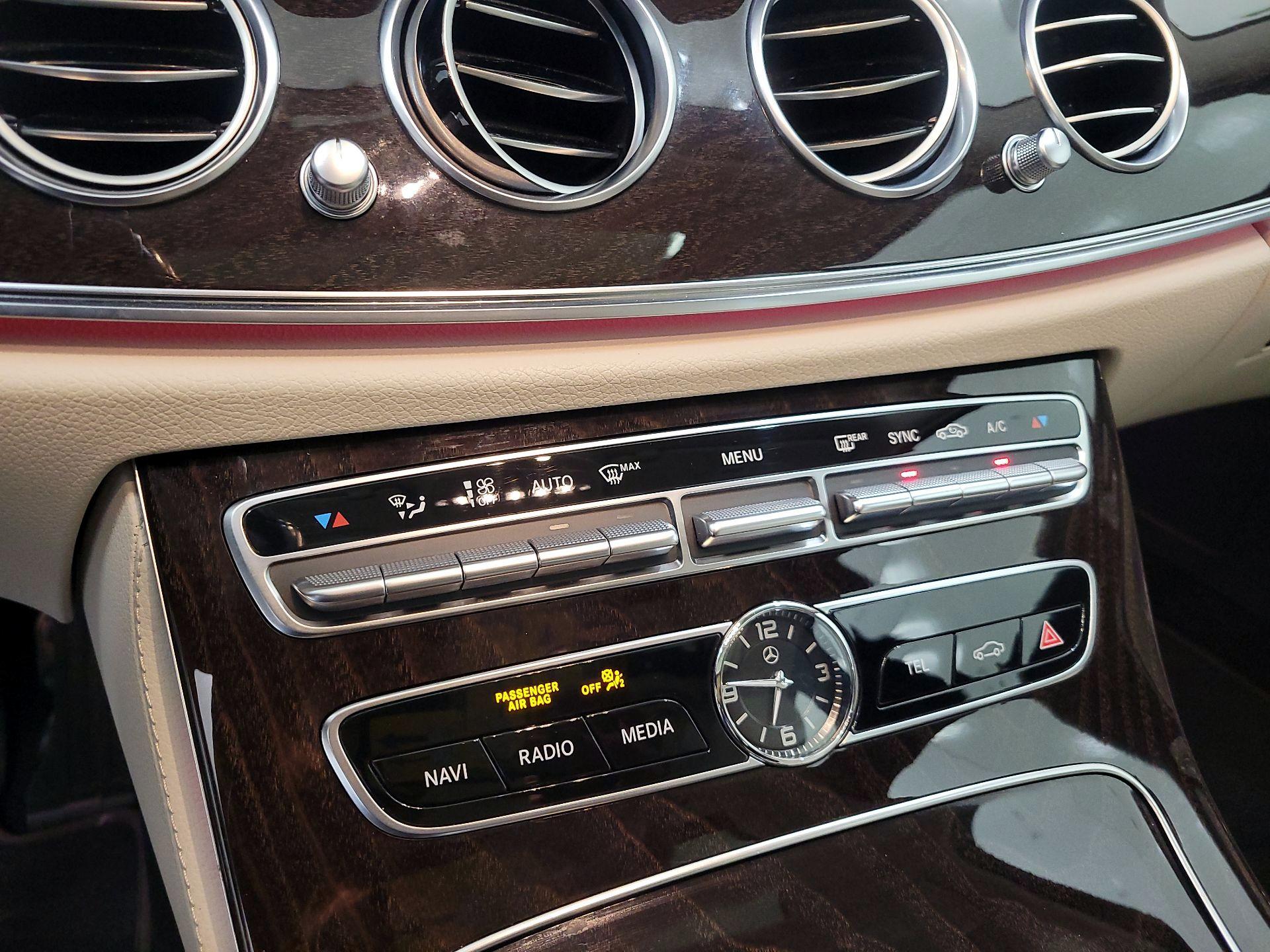 Thumbnail: 2020 Mercedes-Benz E-Class - 17