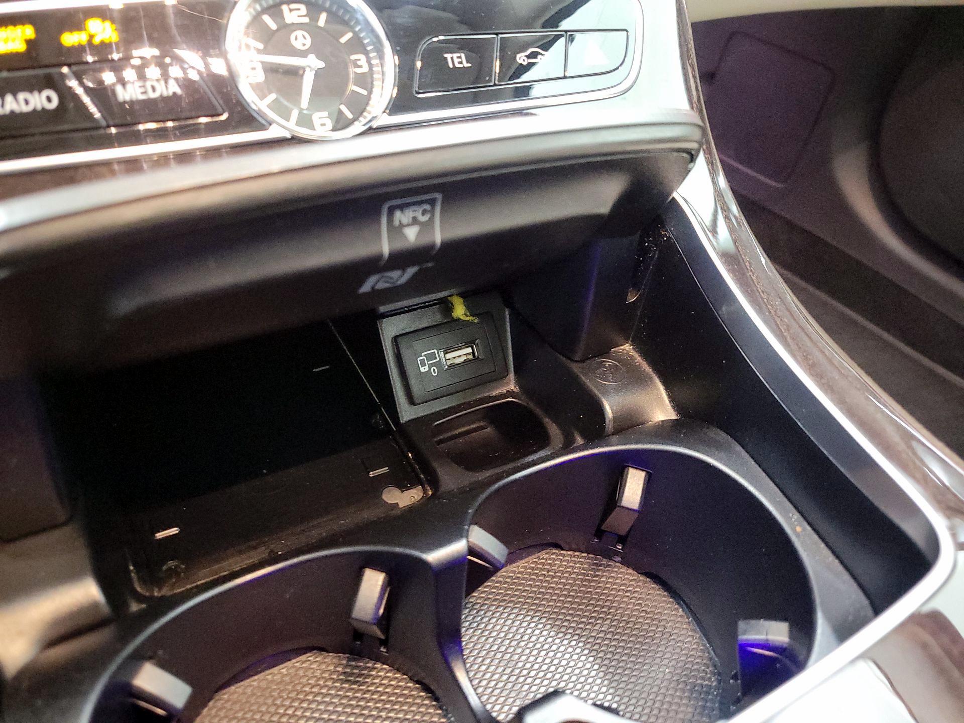 Thumbnail: 2020 Mercedes-Benz E-Class - 19