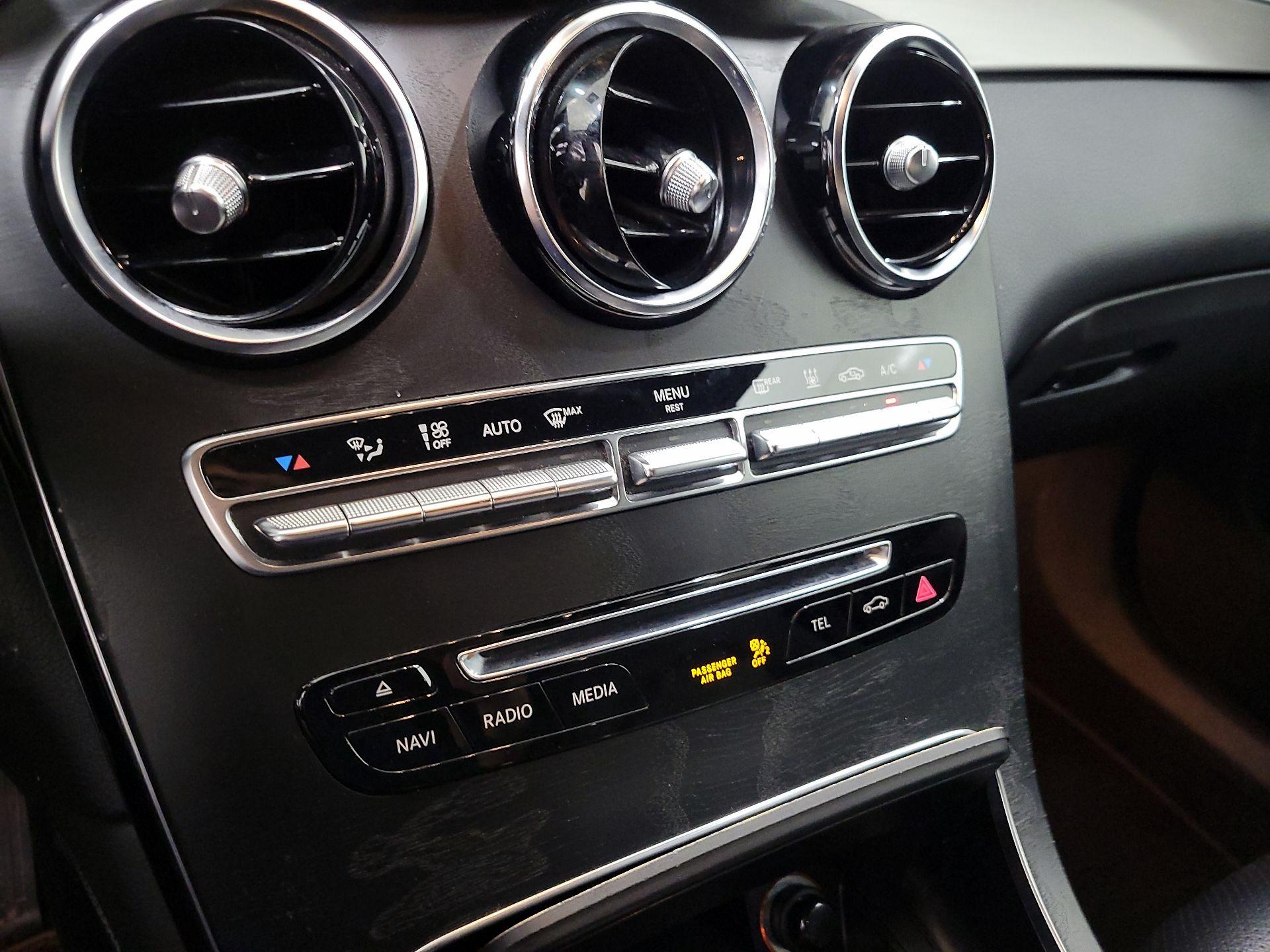 Thumbnail: 2019 Mercedes-Benz GLC - 16