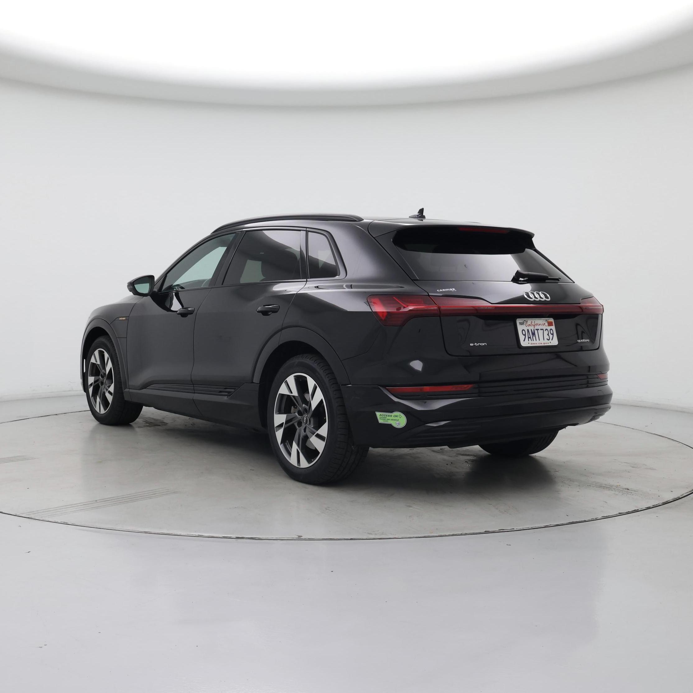 Thumbnail: 2022 Audi e-tron - 2
