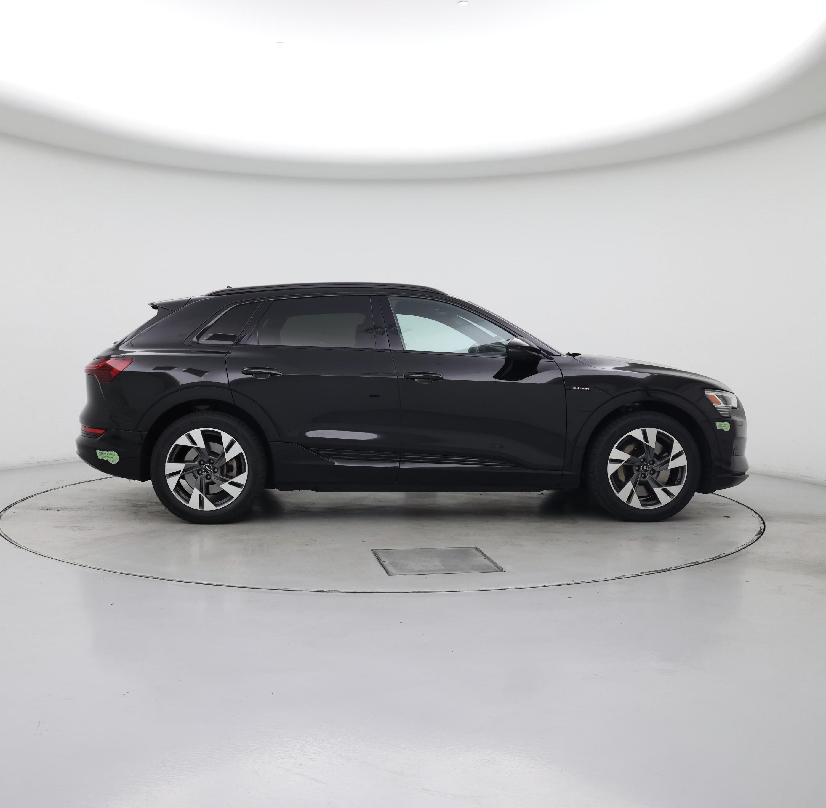 Thumbnail: 2022 Audi e-tron - 7