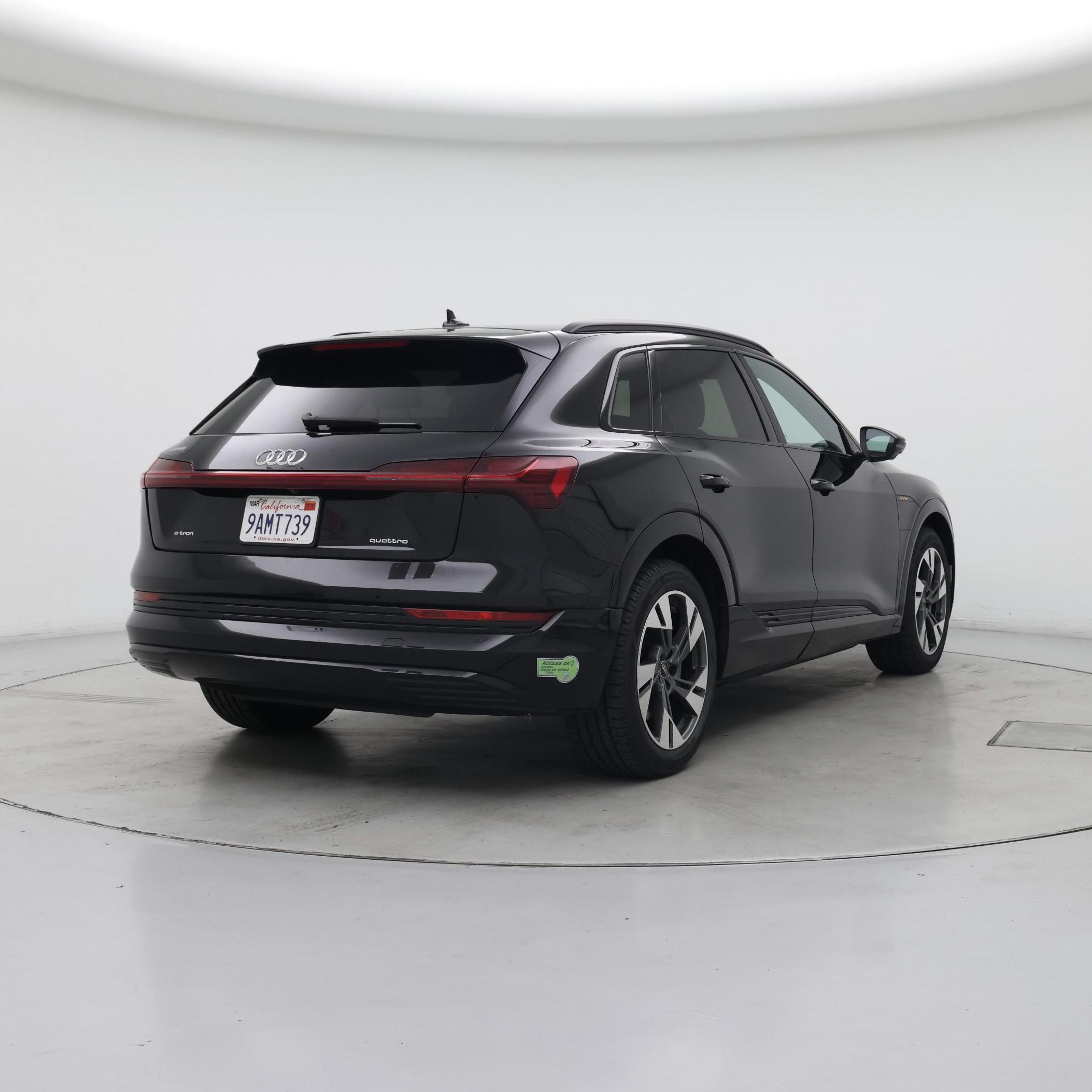 Thumbnail: 2022 Audi e-tron - 8