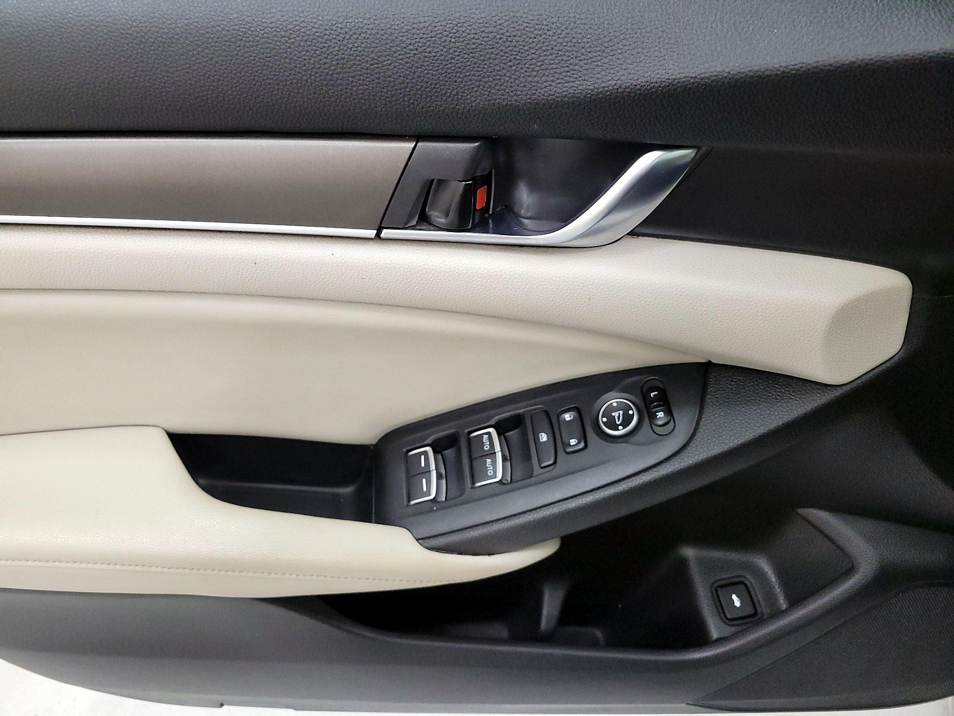 Thumbnail: 2018 Honda Accord - 12