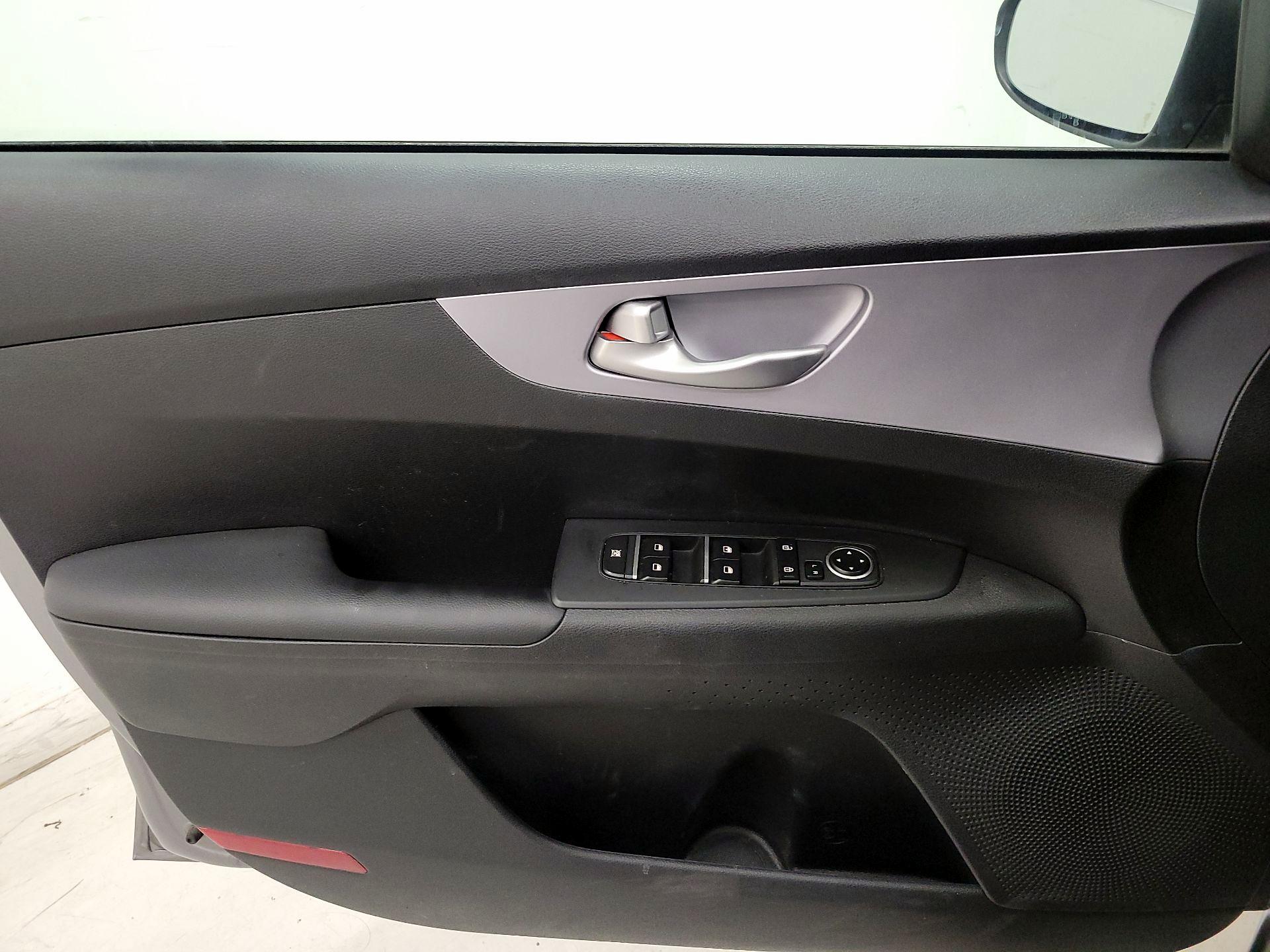 Thumbnail: 2024 Kia Forte - 12