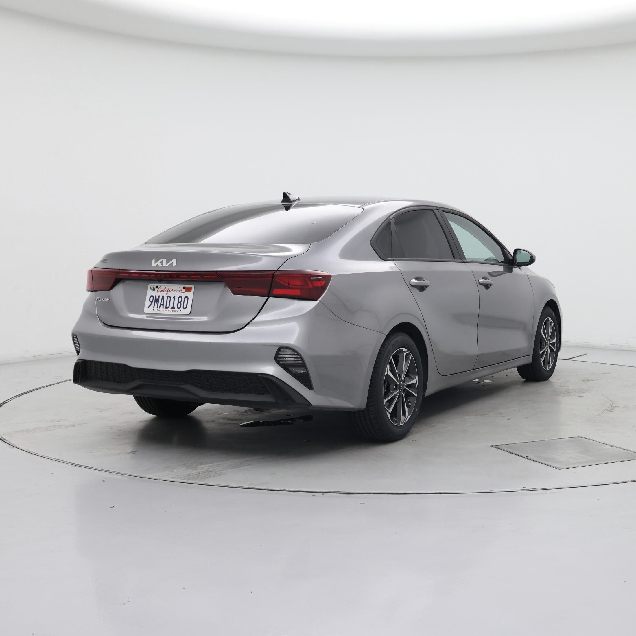 Thumbnail: 2024 Kia Forte - 8