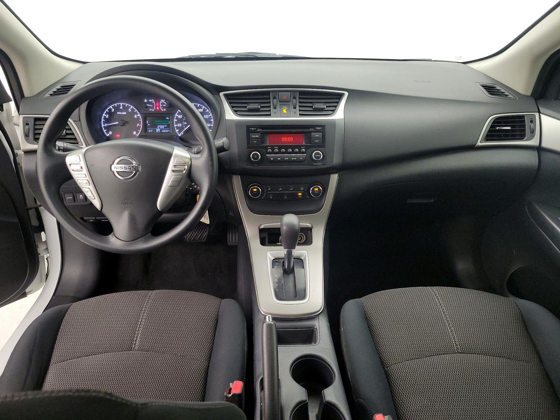 Thumbnail: 2015 Nissan Sentra - 9