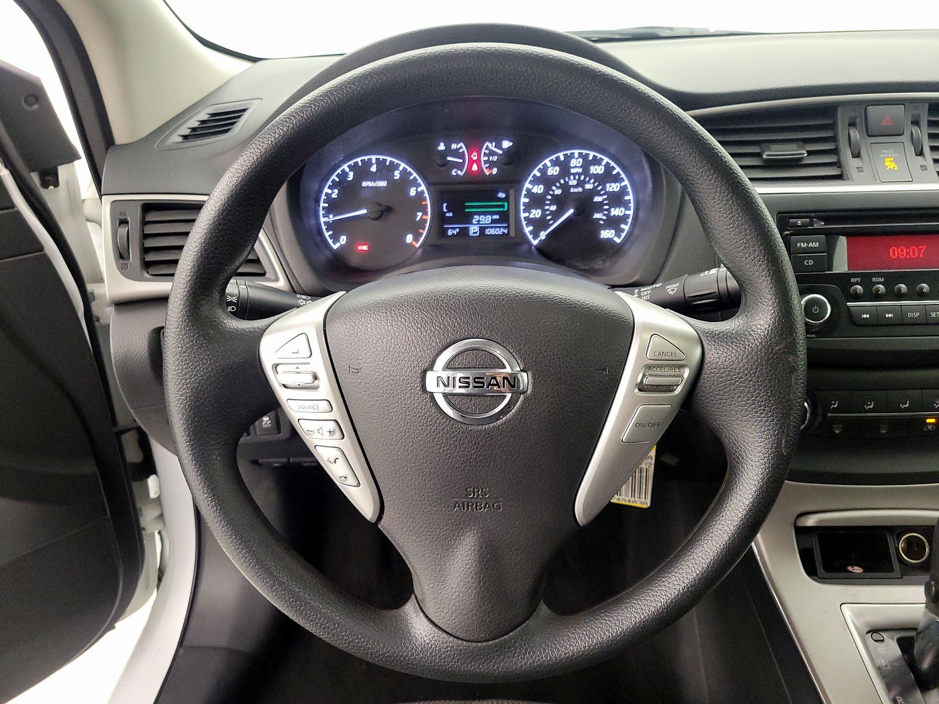 Thumbnail: 2015 Nissan Sentra - 10