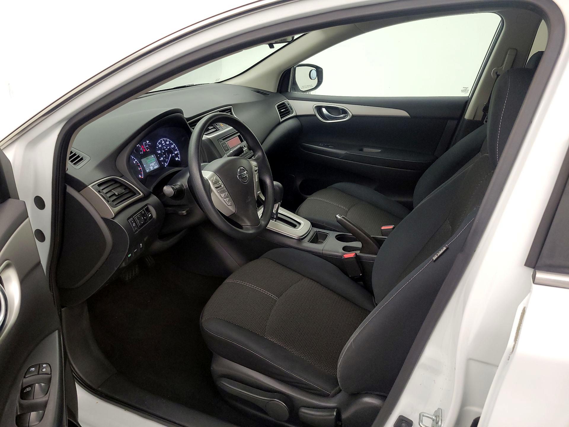 Thumbnail: 2015 Nissan Sentra - 11