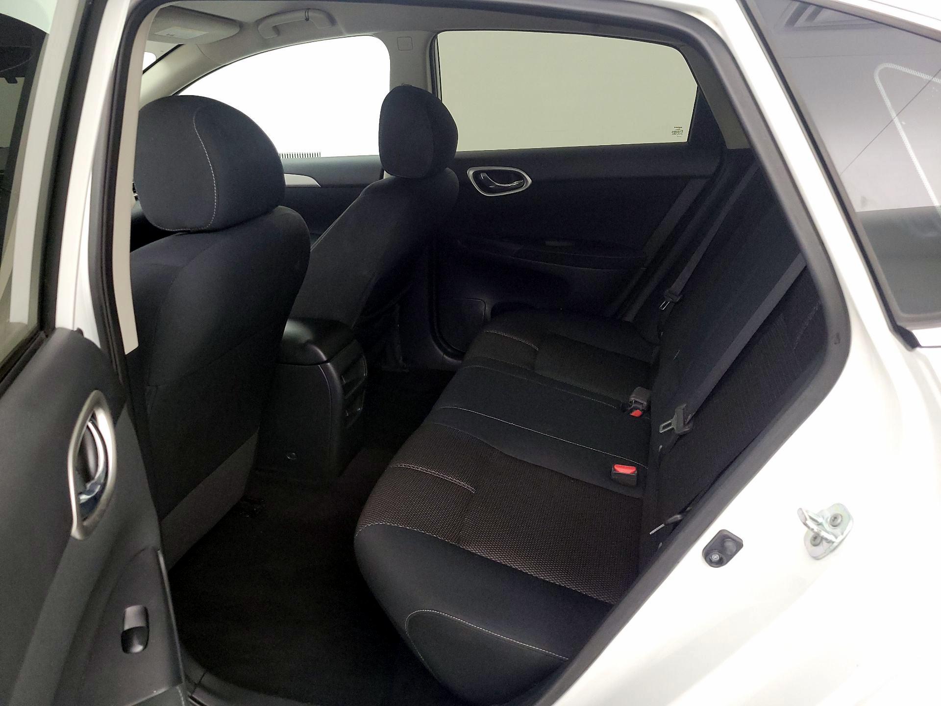 Thumbnail: 2015 Nissan Sentra - 18