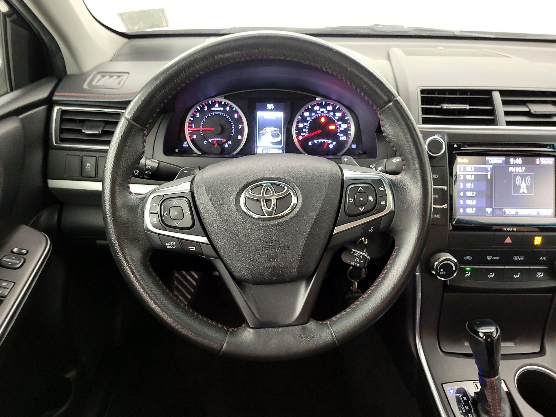 Thumbnail: 2017 Toyota Camry - 10