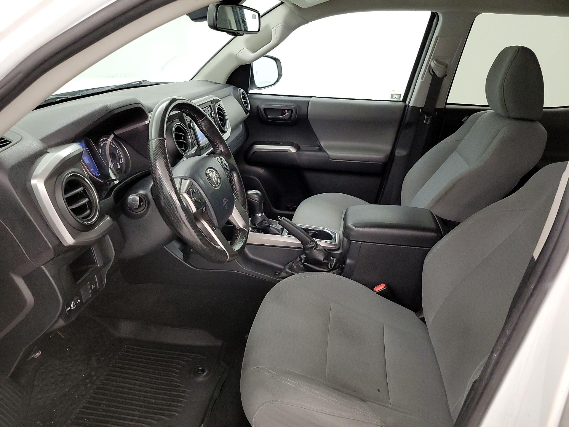 Thumbnail: 2019 Toyota Tacoma - 11