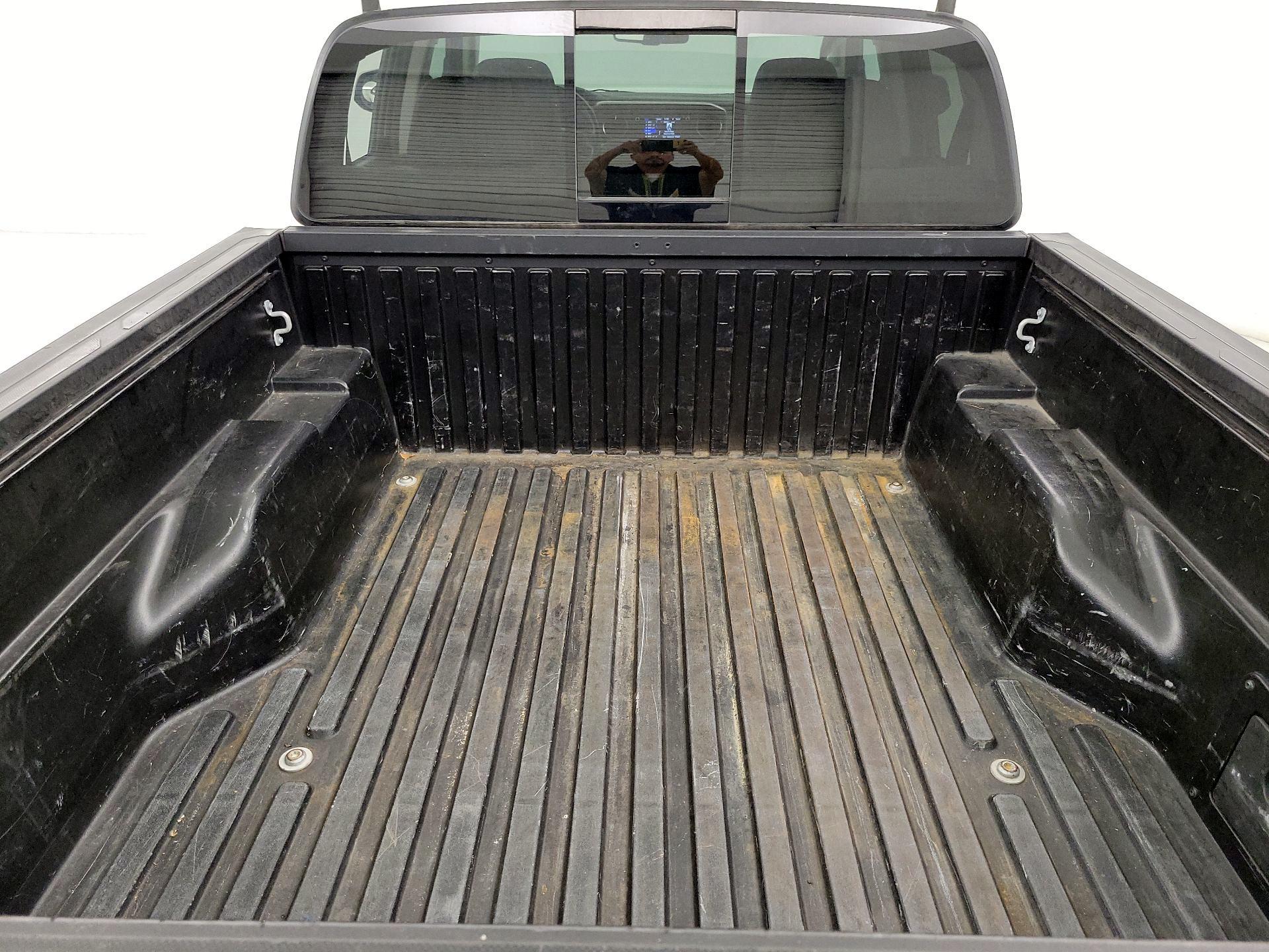 Thumbnail: 2019 Toyota Tacoma - 20