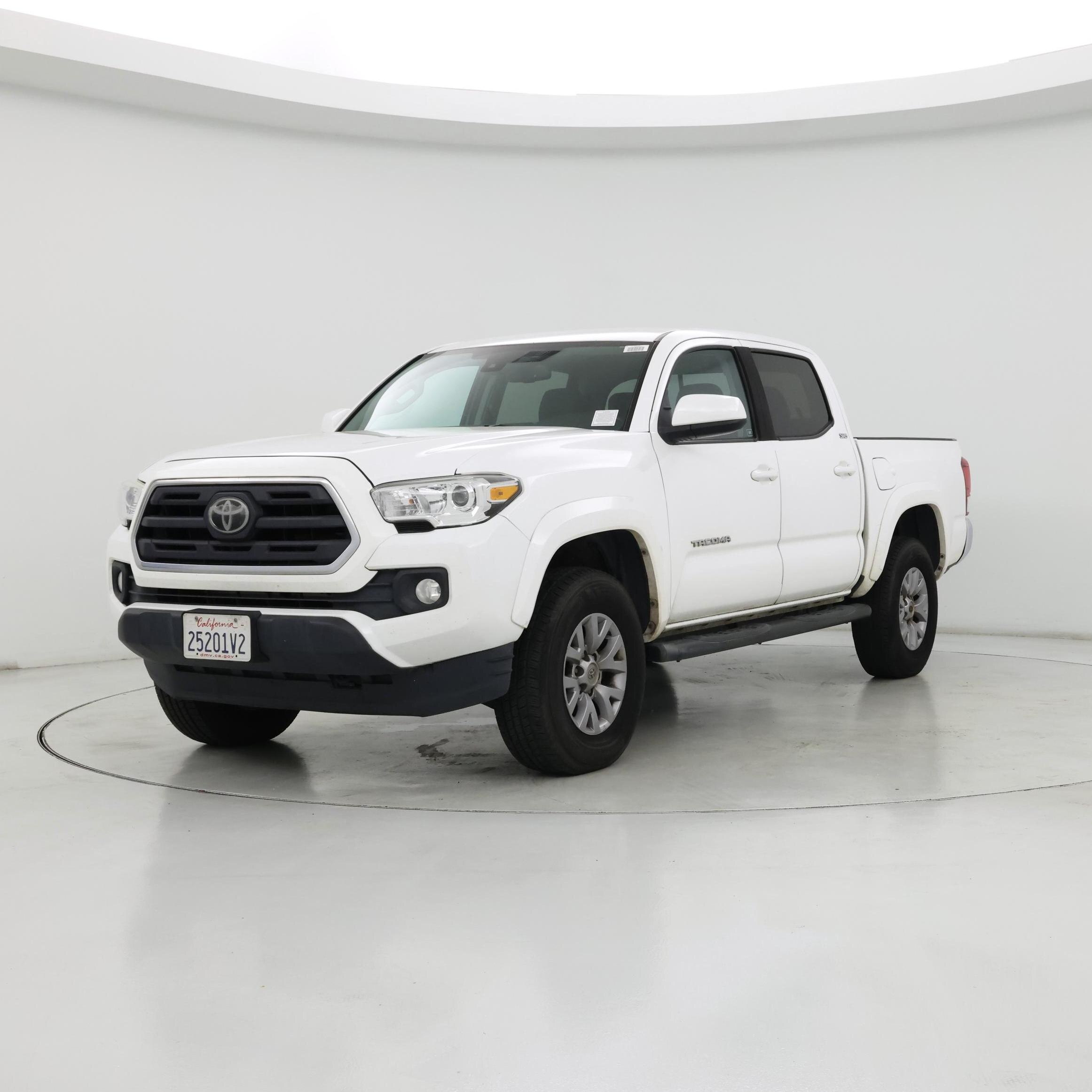 Thumbnail: 2019 Toyota Tacoma - 4
