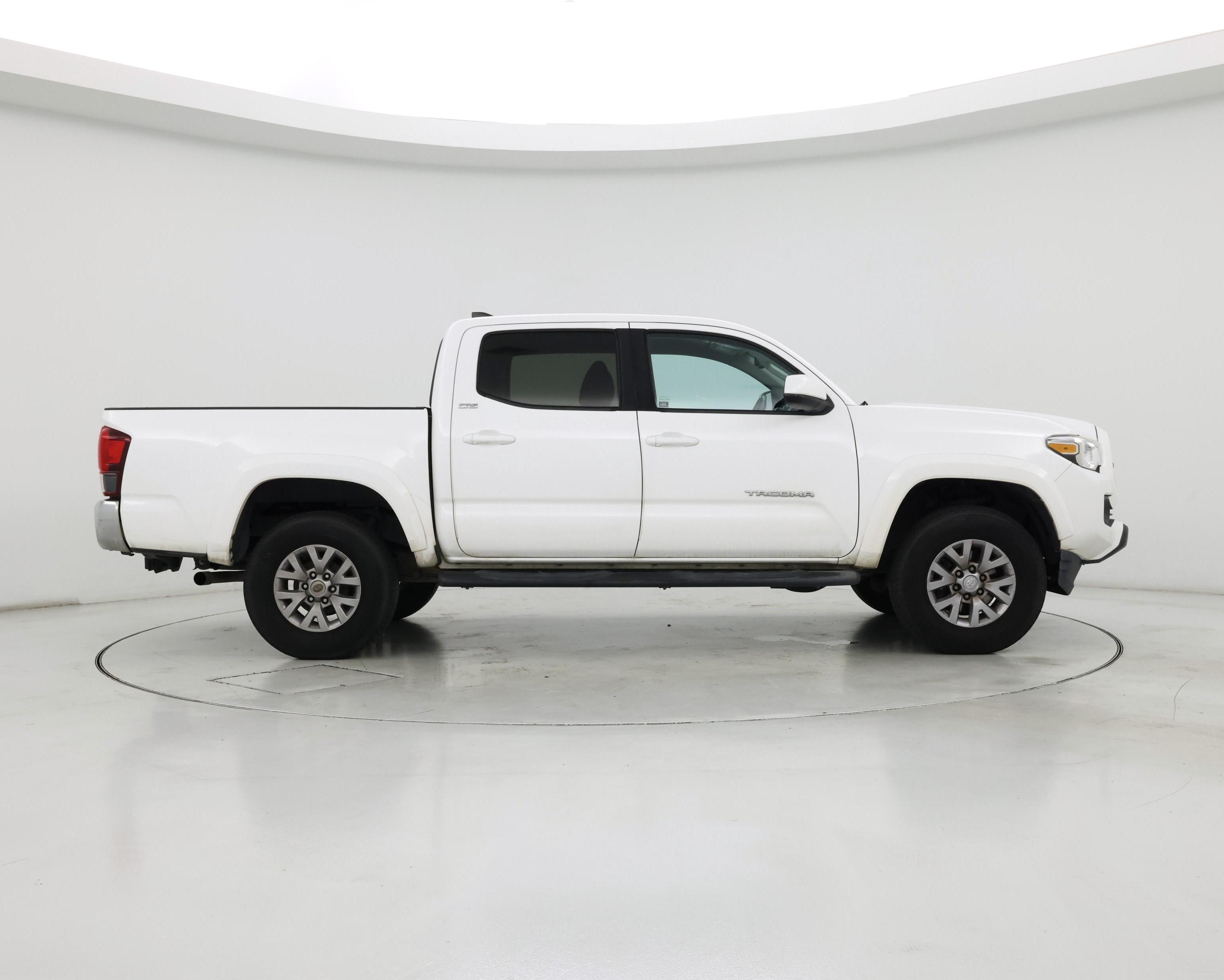 Thumbnail: 2019 Toyota Tacoma - 7