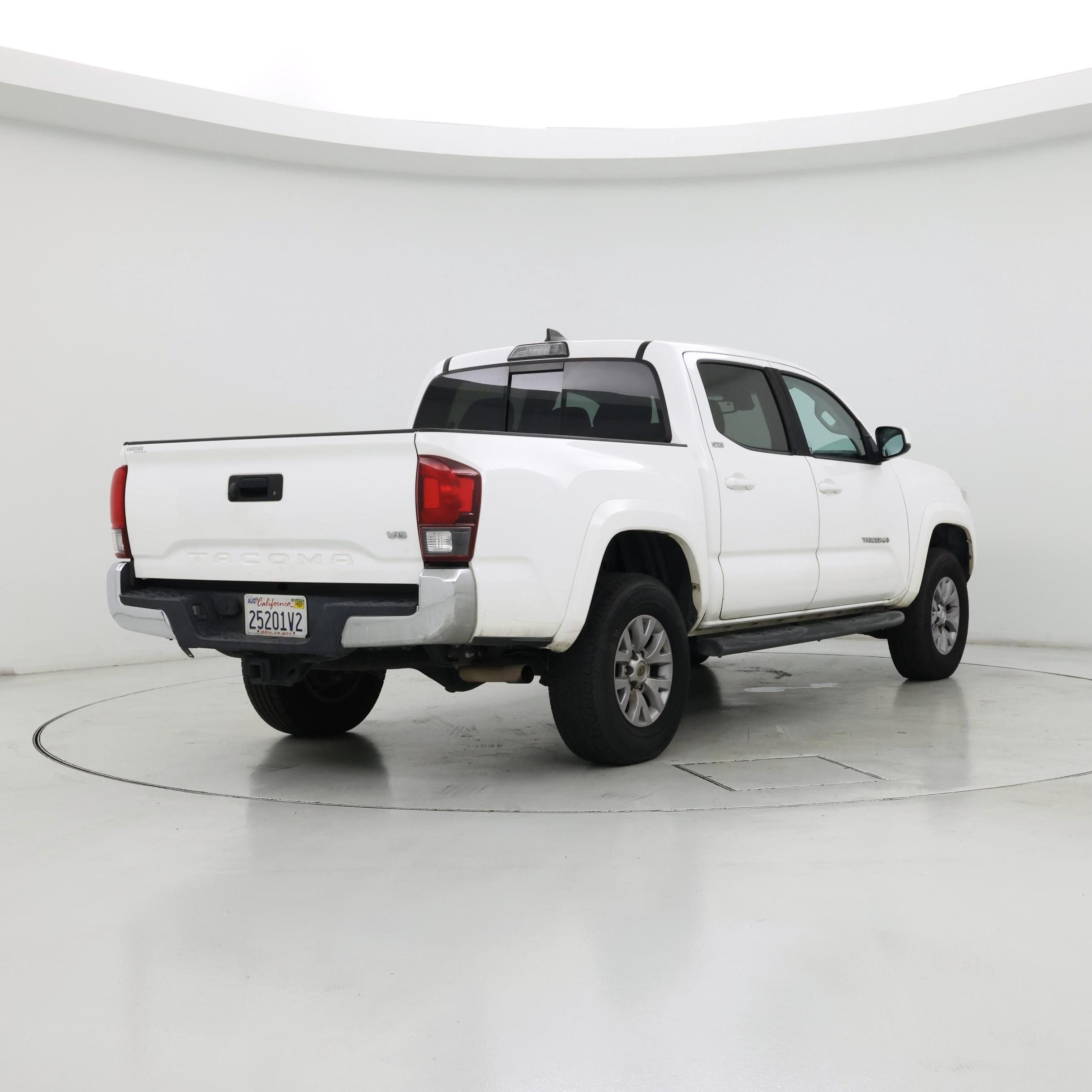Thumbnail: 2019 Toyota Tacoma - 8